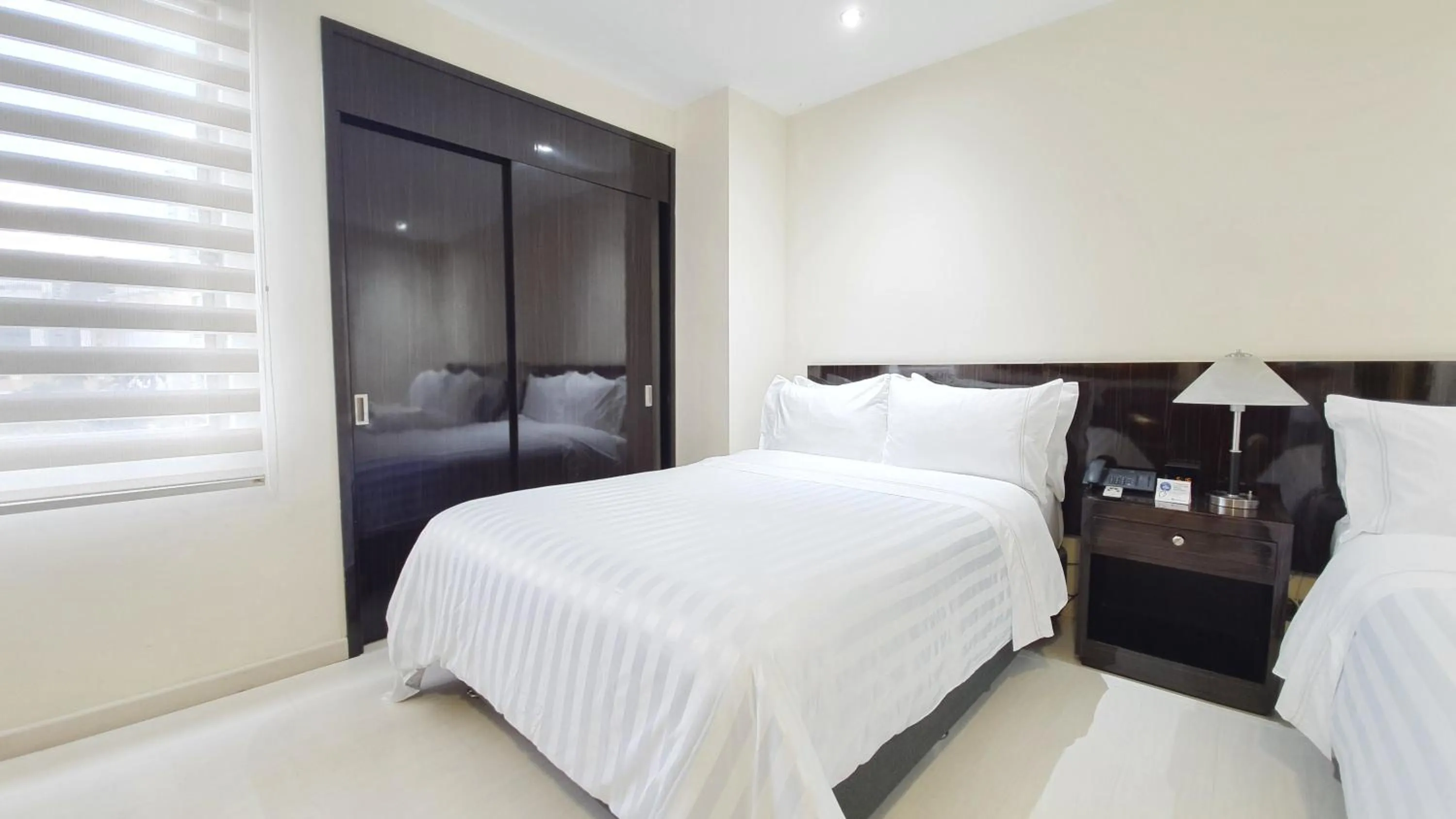 Photo of the whole room, Bed in GHL Hotel Portón Medellín