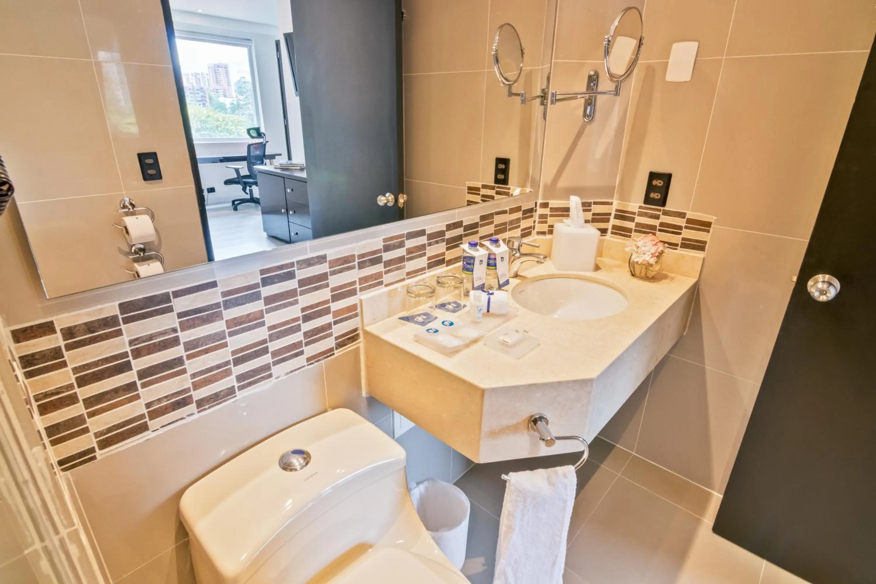 Shower in GHL Hotel Portón Medellín