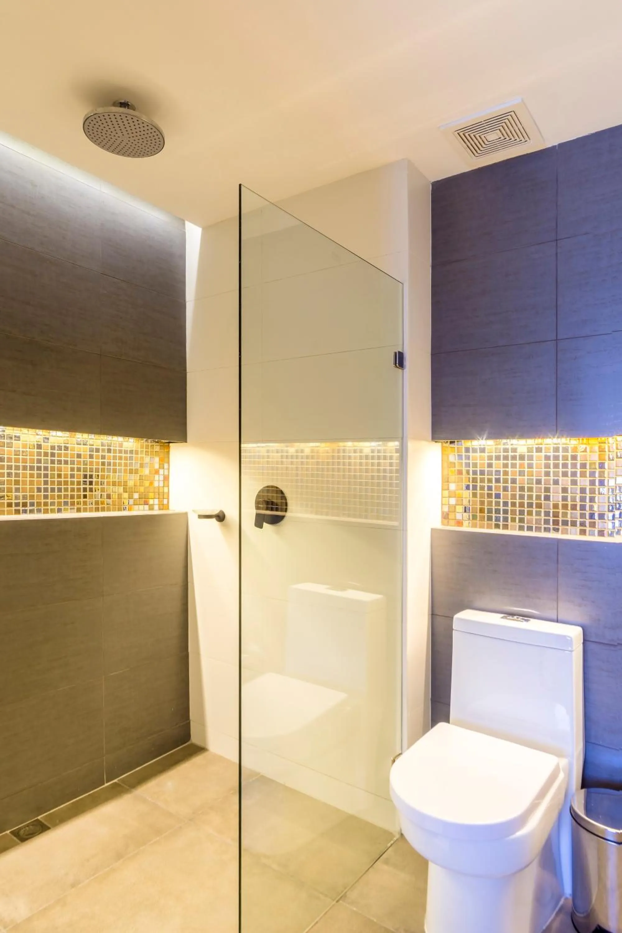 Shower in GHL Hotel Portón Medellín