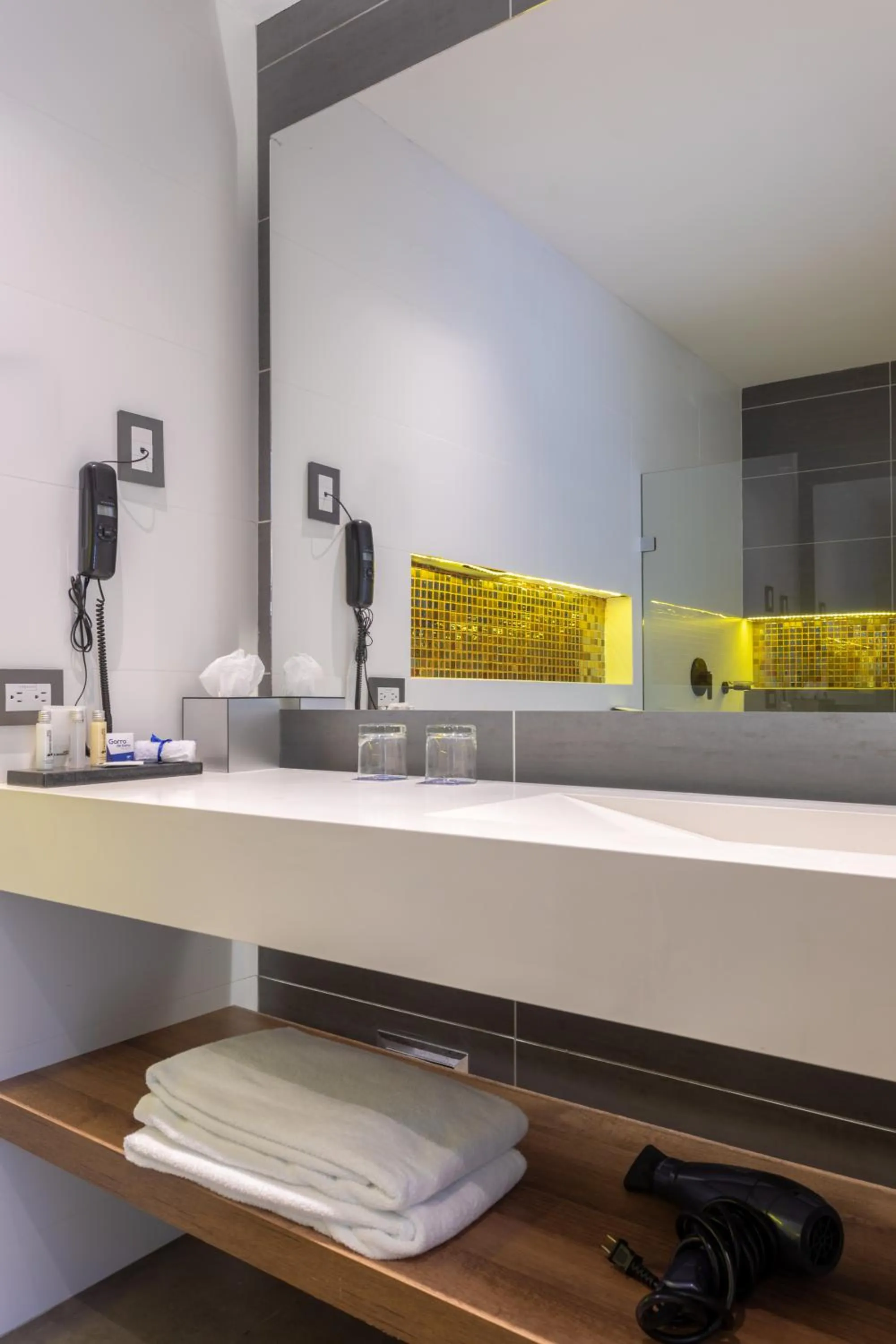 Shower in GHL Hotel Portón Medellín