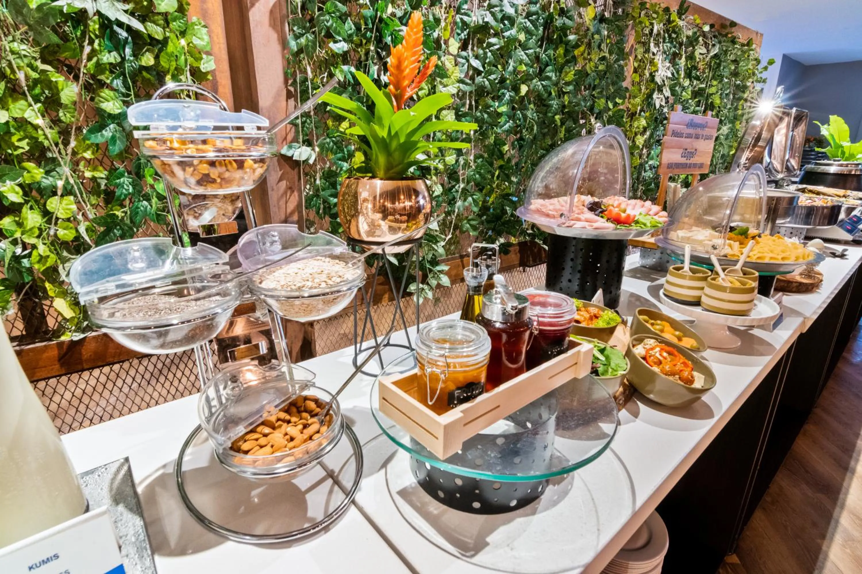 Food and drinks in GHL Hotel Portón Medellín