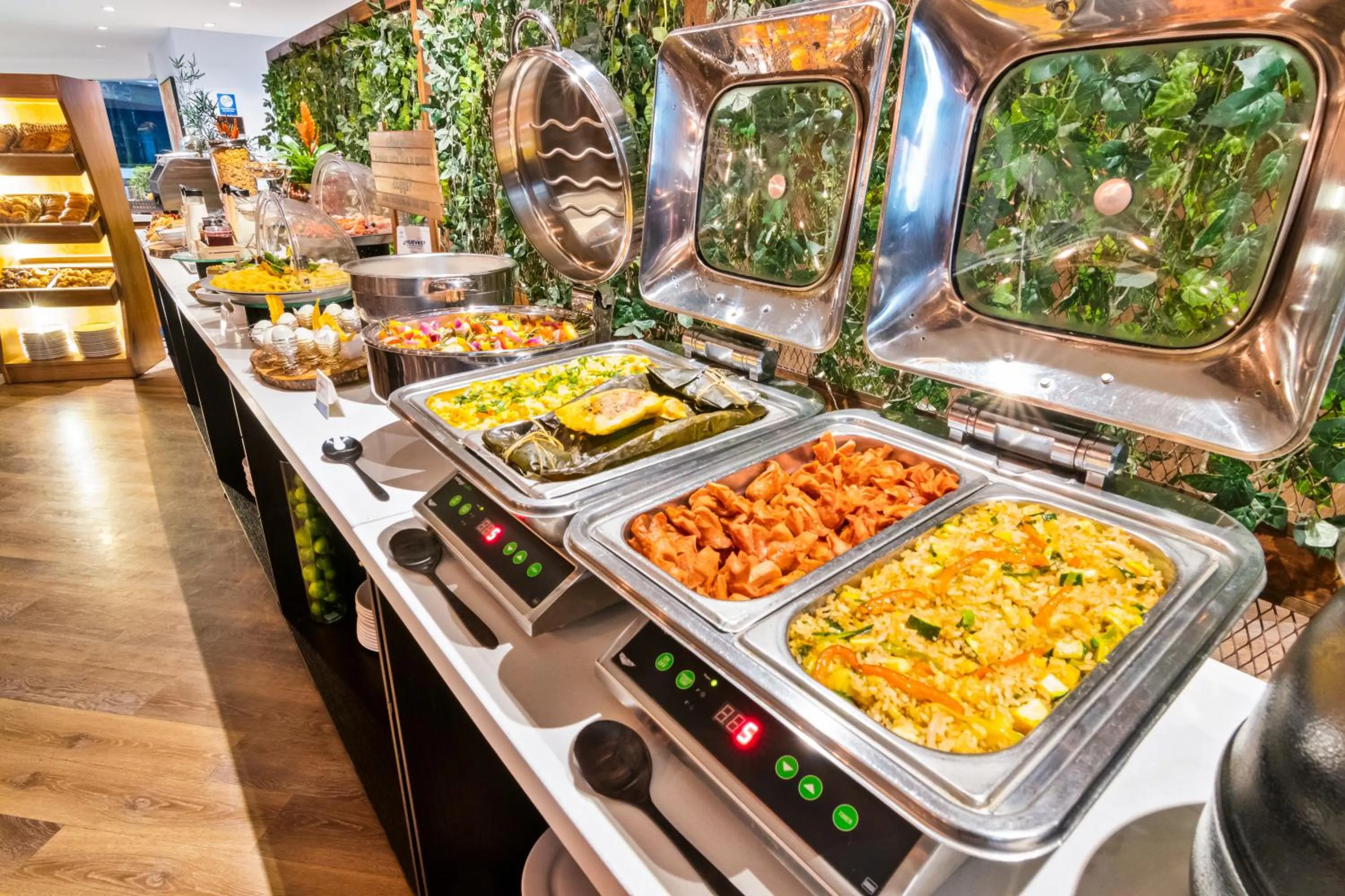 Restaurant/places to eat in GHL Hotel Portón Medellín