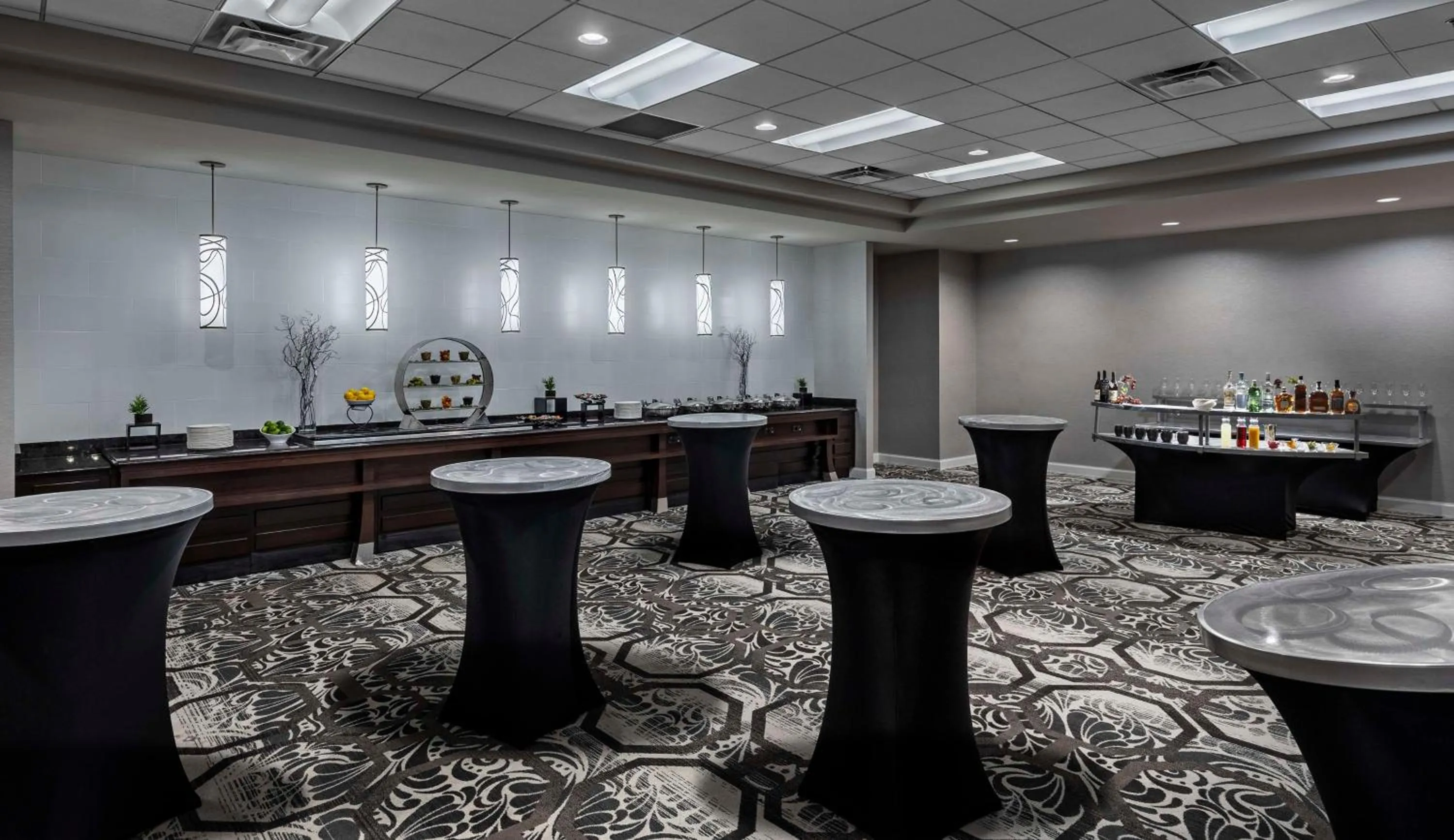Meeting/conference room in DoubleTree Suites by Hilton Hotel Detroit Downtown - Fort Shelby