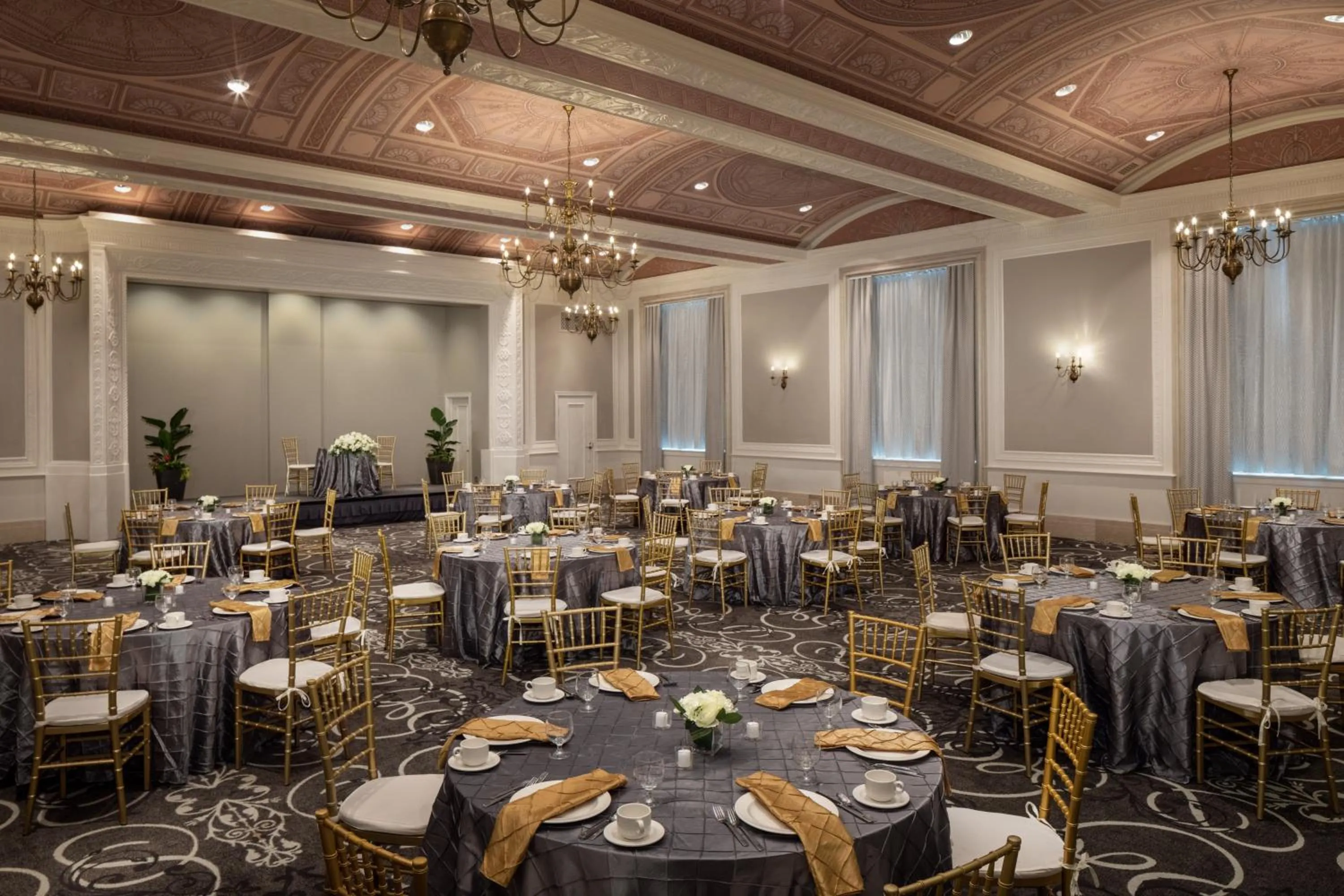 Restaurant/places to eat in DoubleTree Suites by Hilton Hotel Detroit Downtown - Fort Shelby