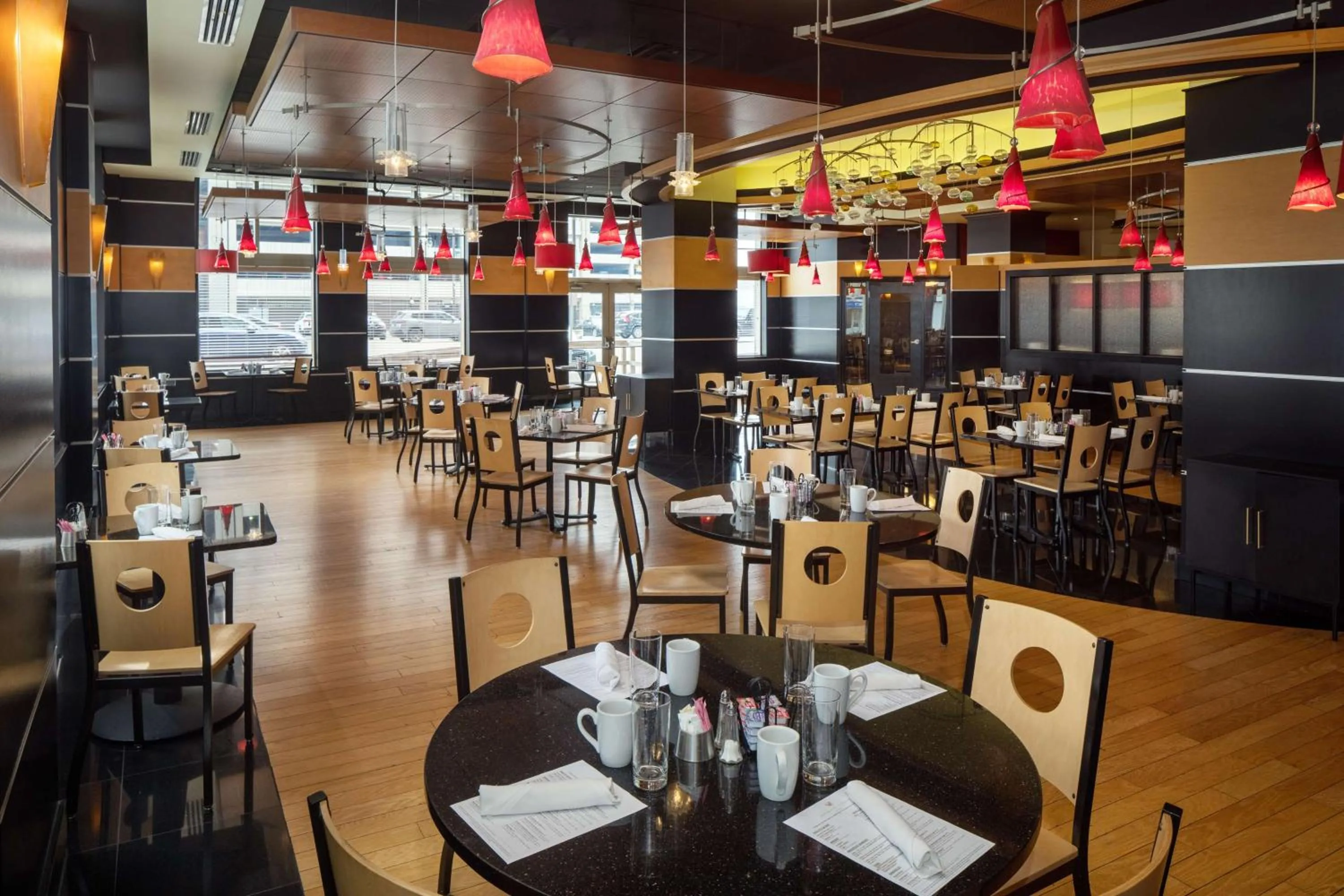 Restaurant/places to eat in DoubleTree Suites by Hilton Hotel Detroit Downtown - Fort Shelby