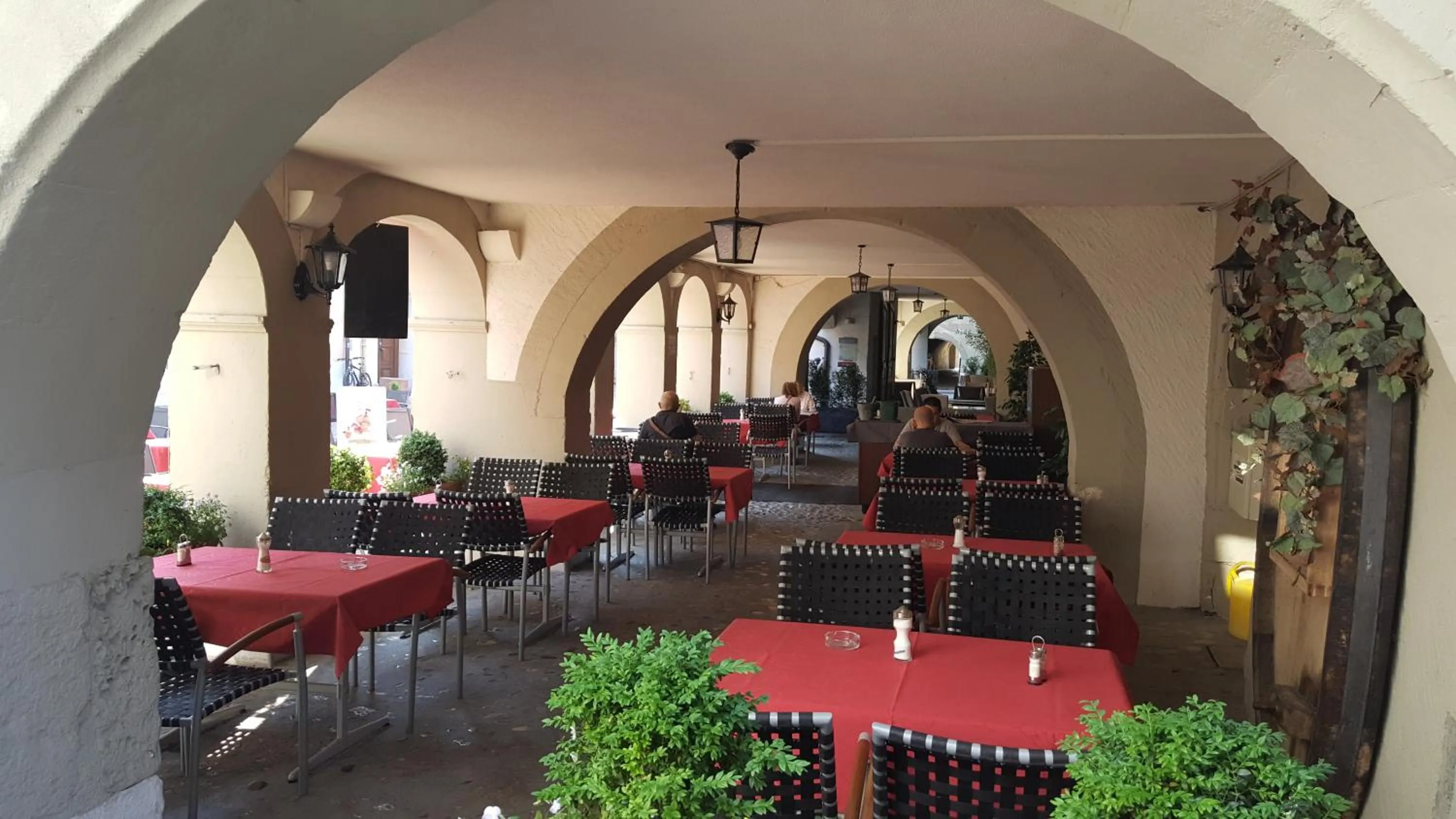 Restaurant/places to eat in Hostellerie du XVI Siècle