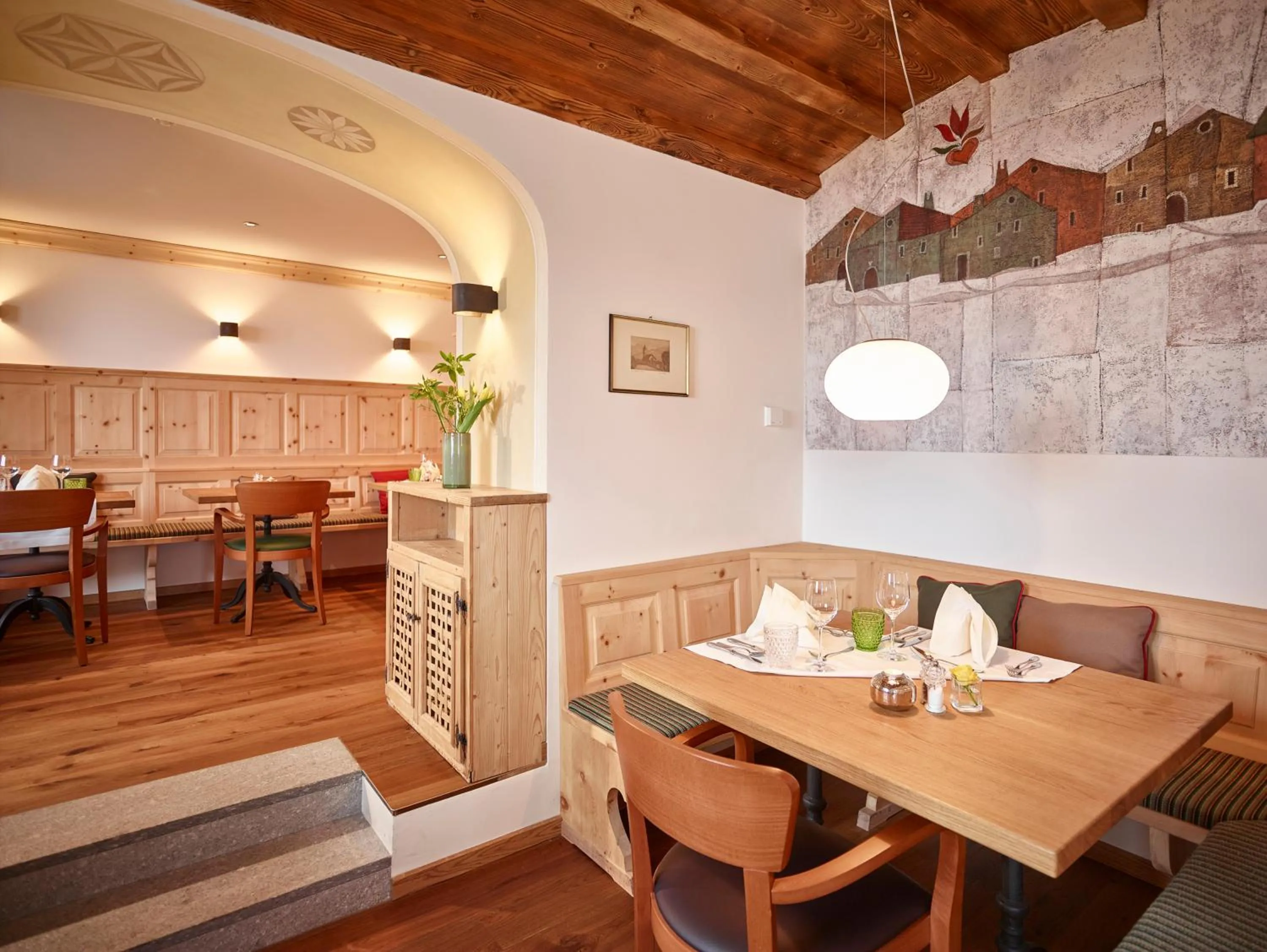 Restaurant/places to eat in Hotel Chesa Randolina