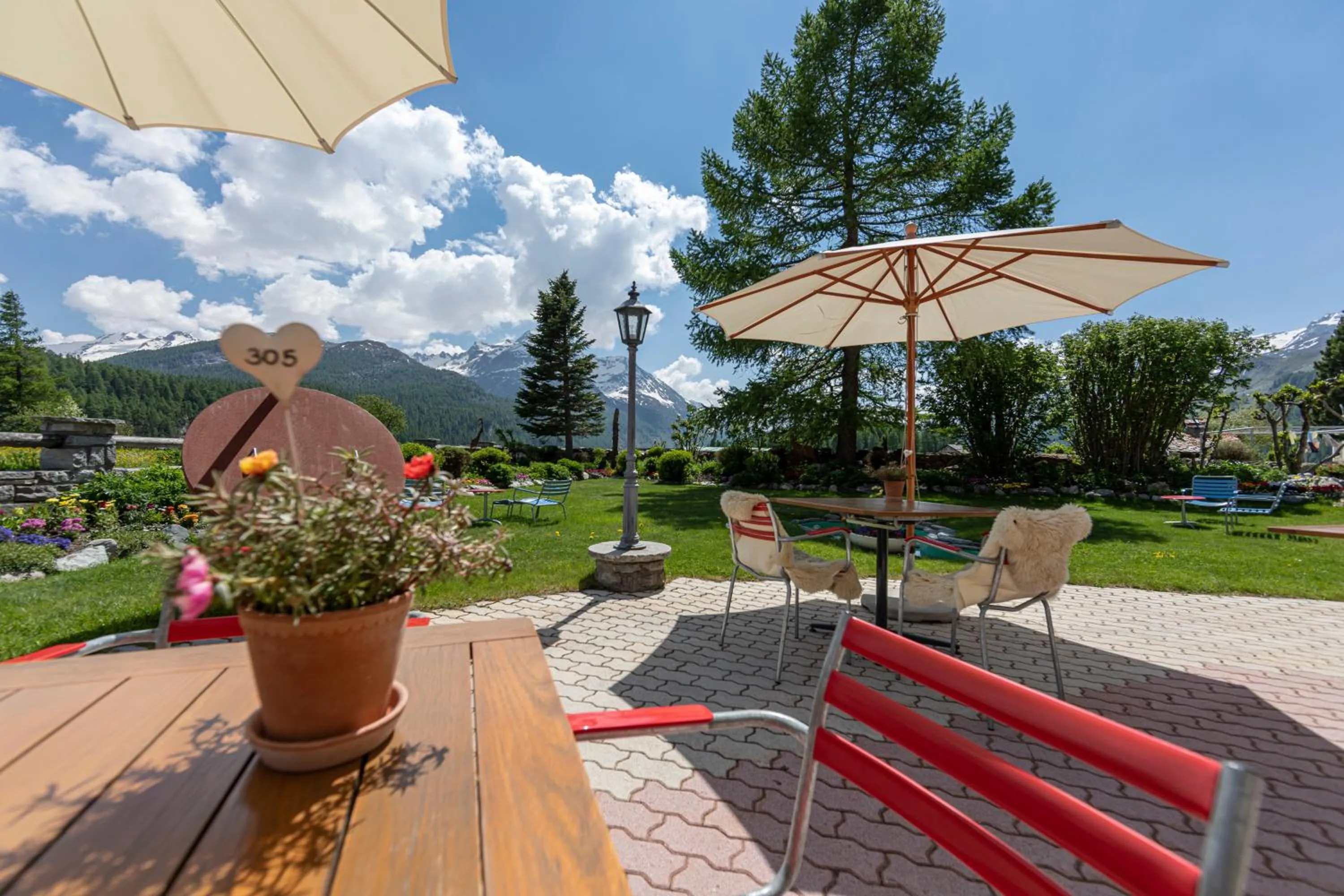 Restaurant/places to eat in Hotel Chesa Randolina