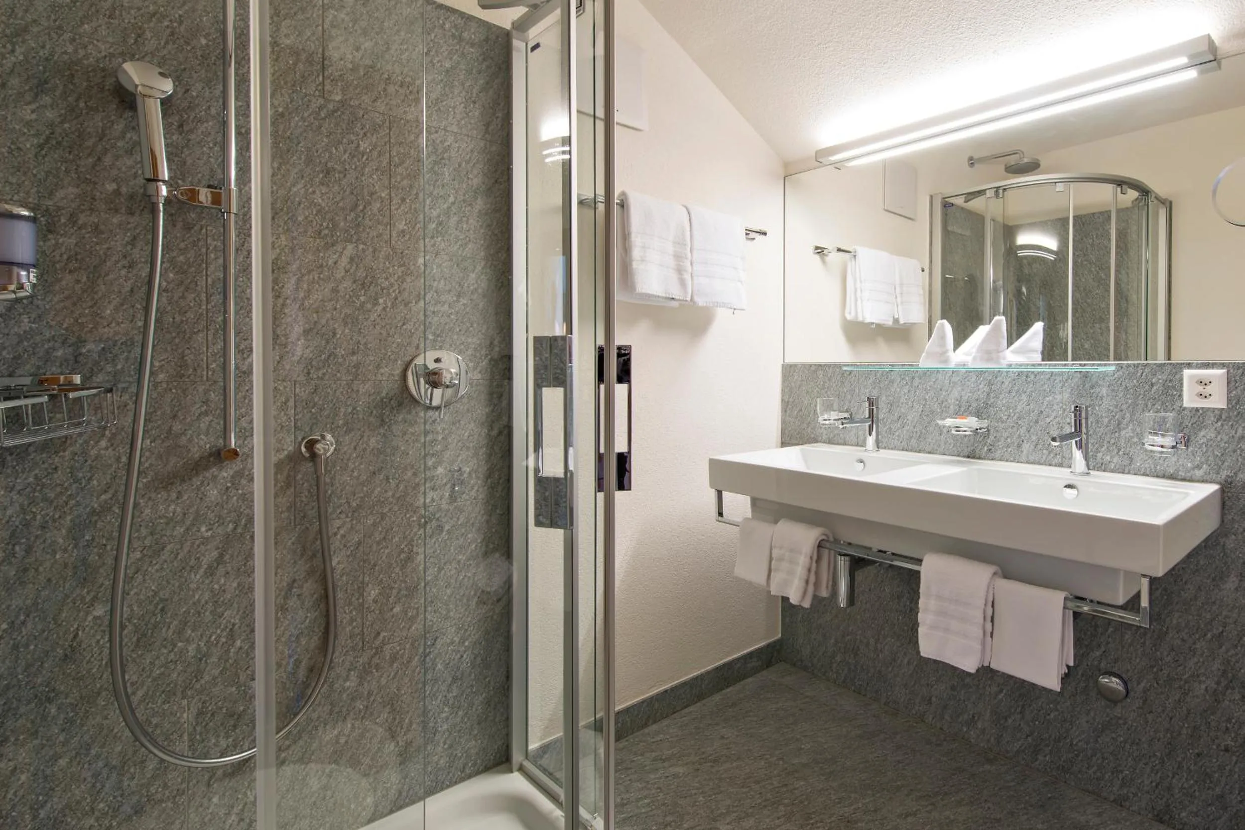 Bathroom in Hotel Chesa Randolina
