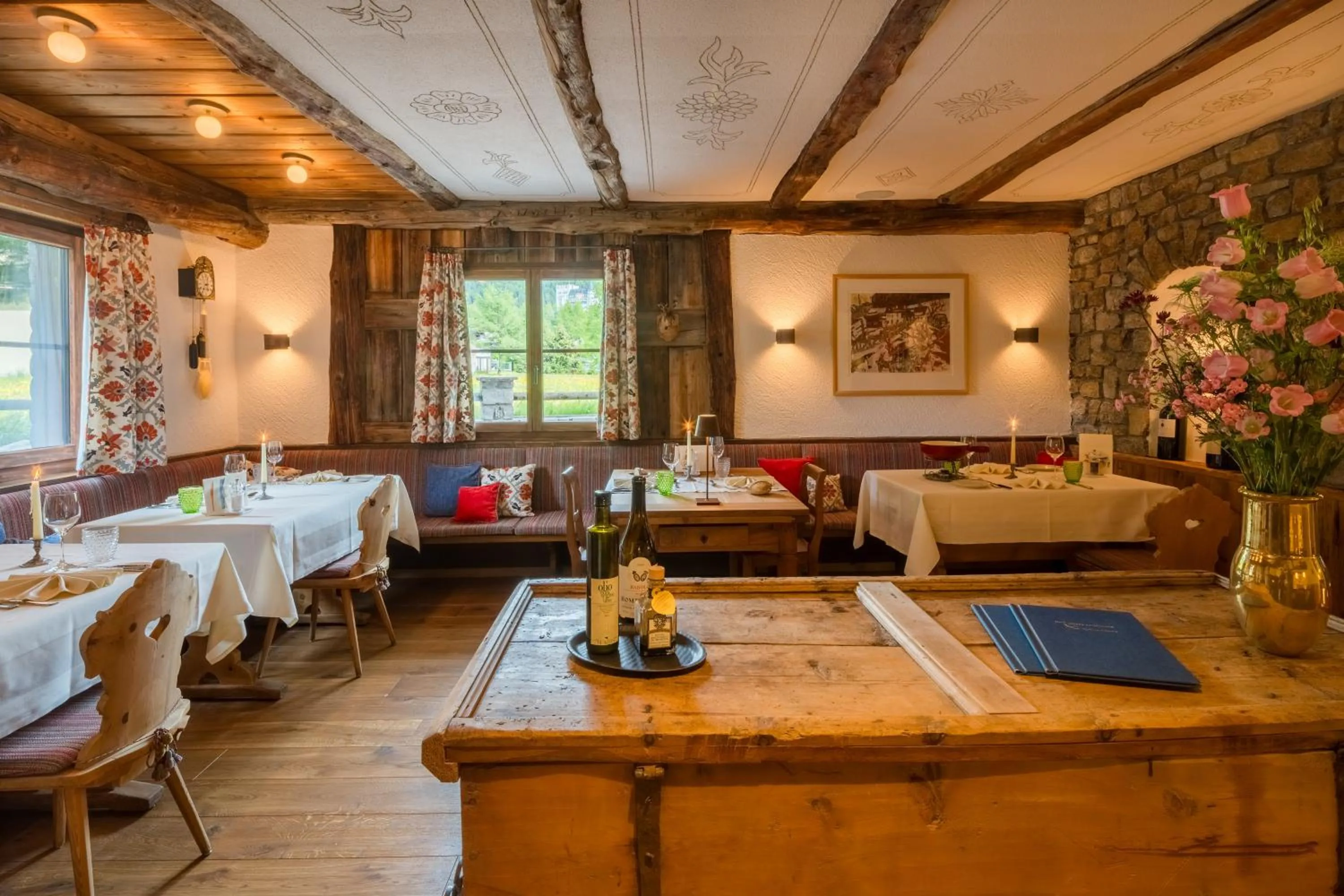 Restaurant/places to eat in Hotel Chesa Randolina