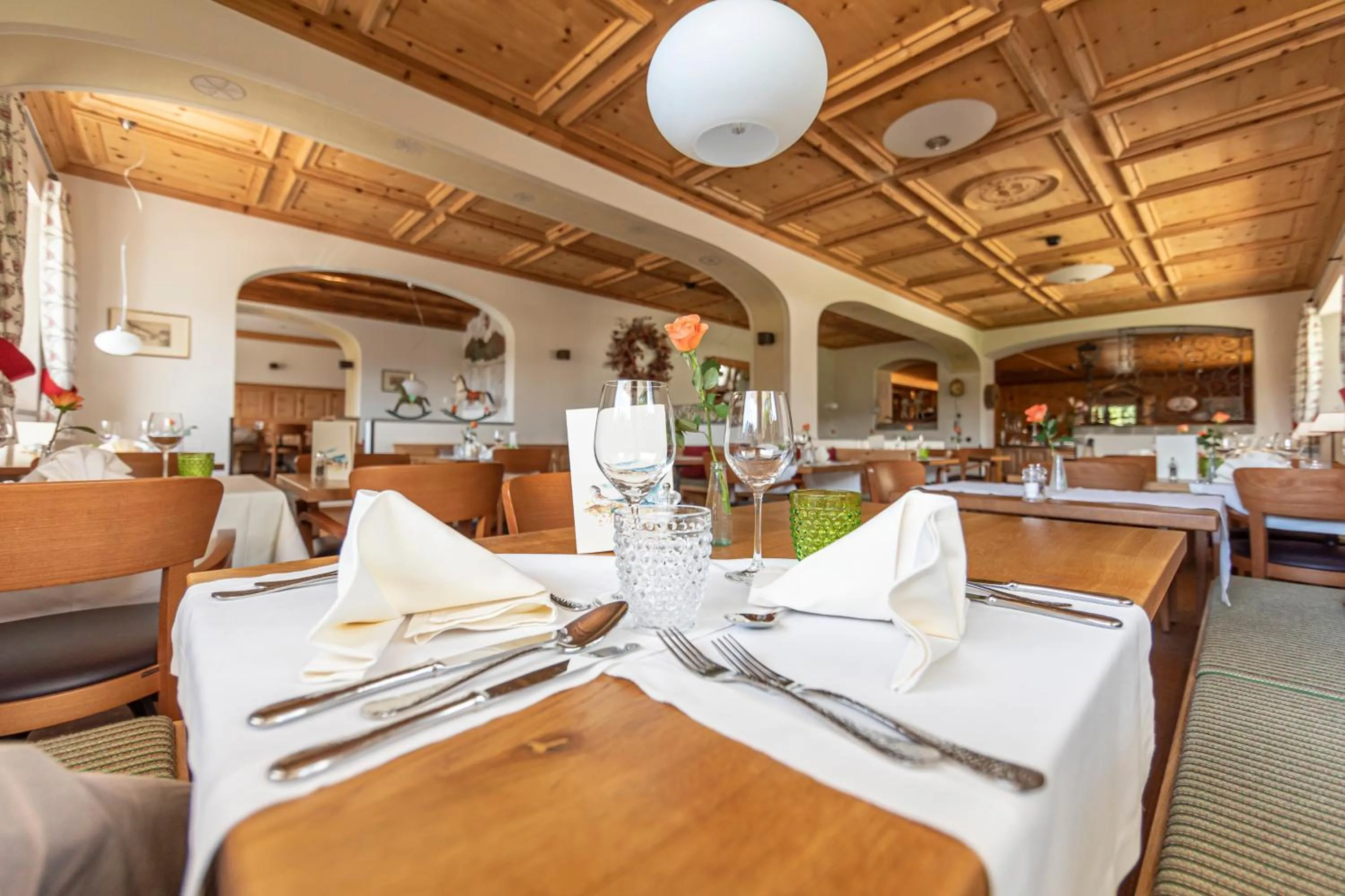 Restaurant/places to eat in Hotel Chesa Randolina