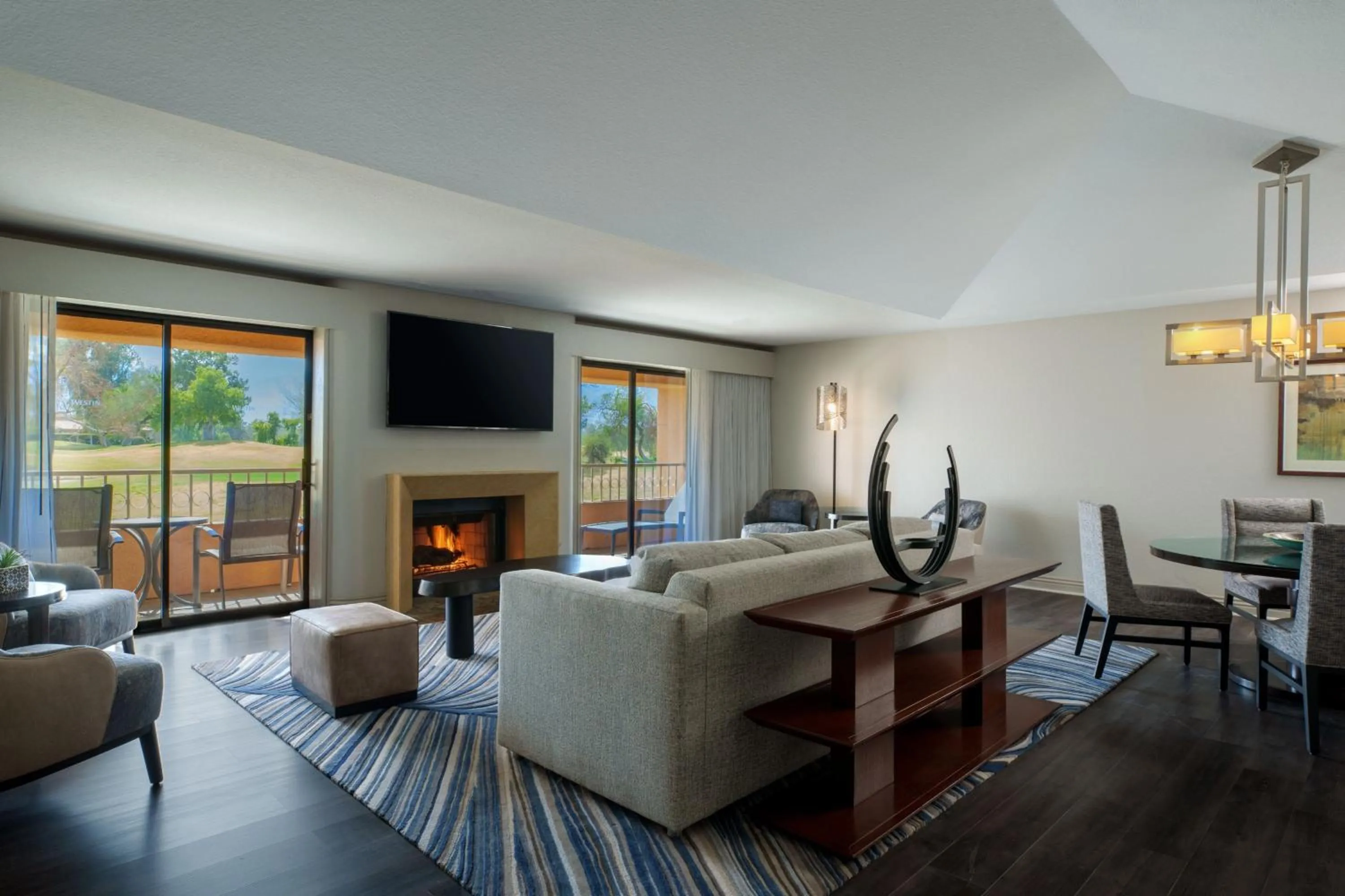 Living room in The Westin Rancho Mirage Golf Resort & Spa
