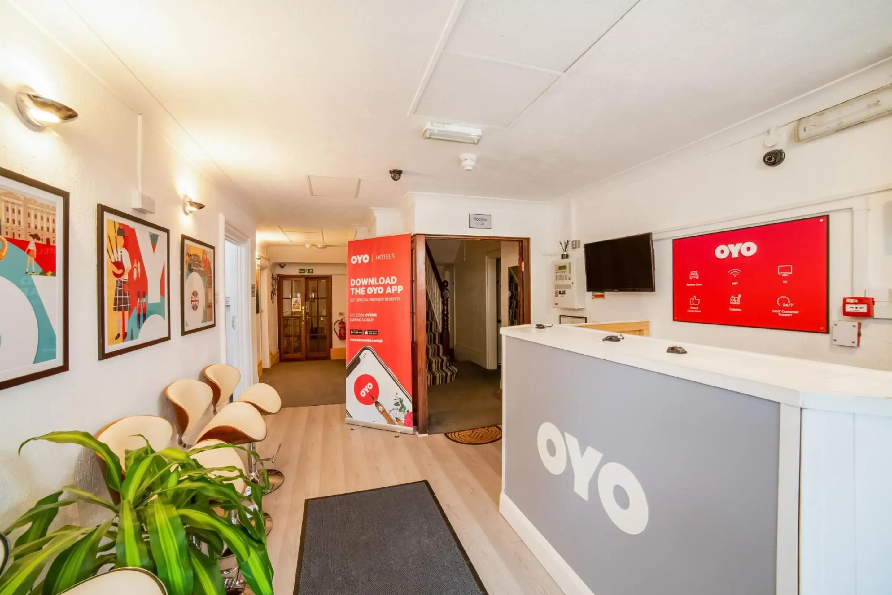 Lobby or reception in Devine Beach Hotel, Westcliff Southend-On-Sea Lobby or reception in Devine Beach Hotel, Westcliff Southend-On-Sea