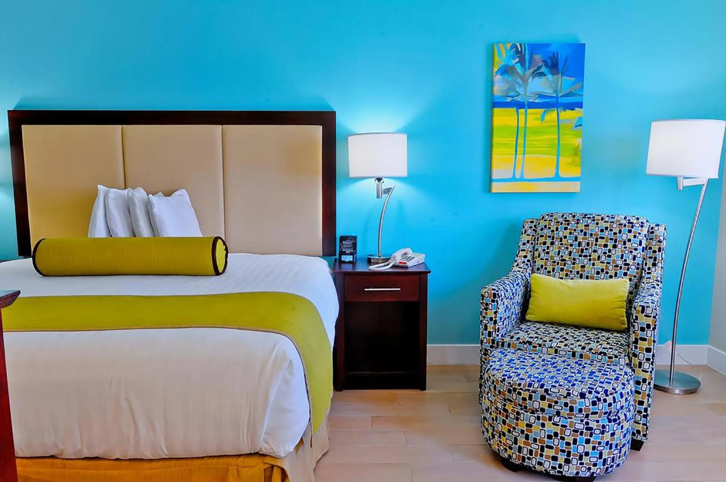 Bed in Silver Palms Inn