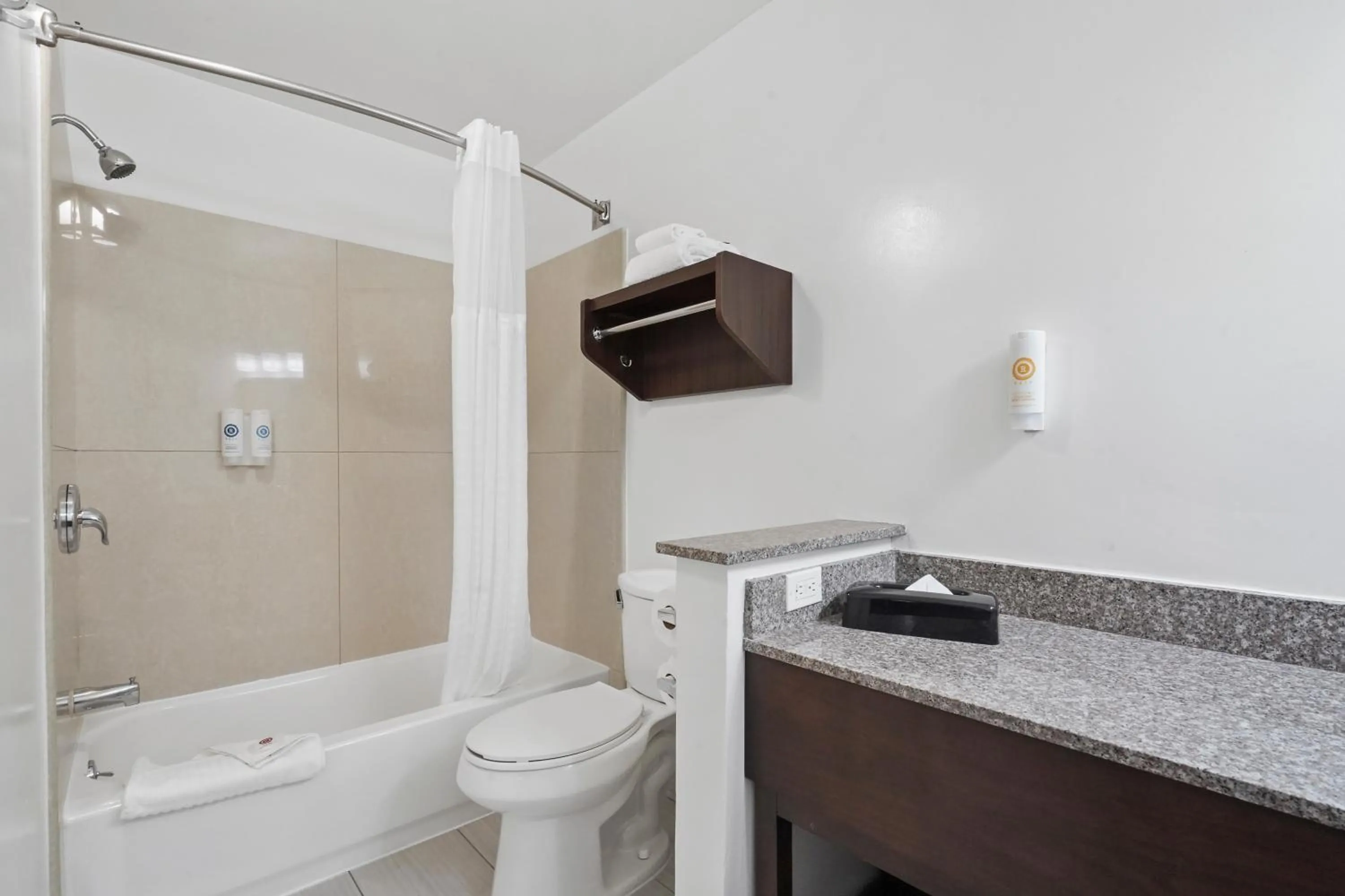 Bathroom in Comfort Inn & Suites Orange County John Wayne Airport