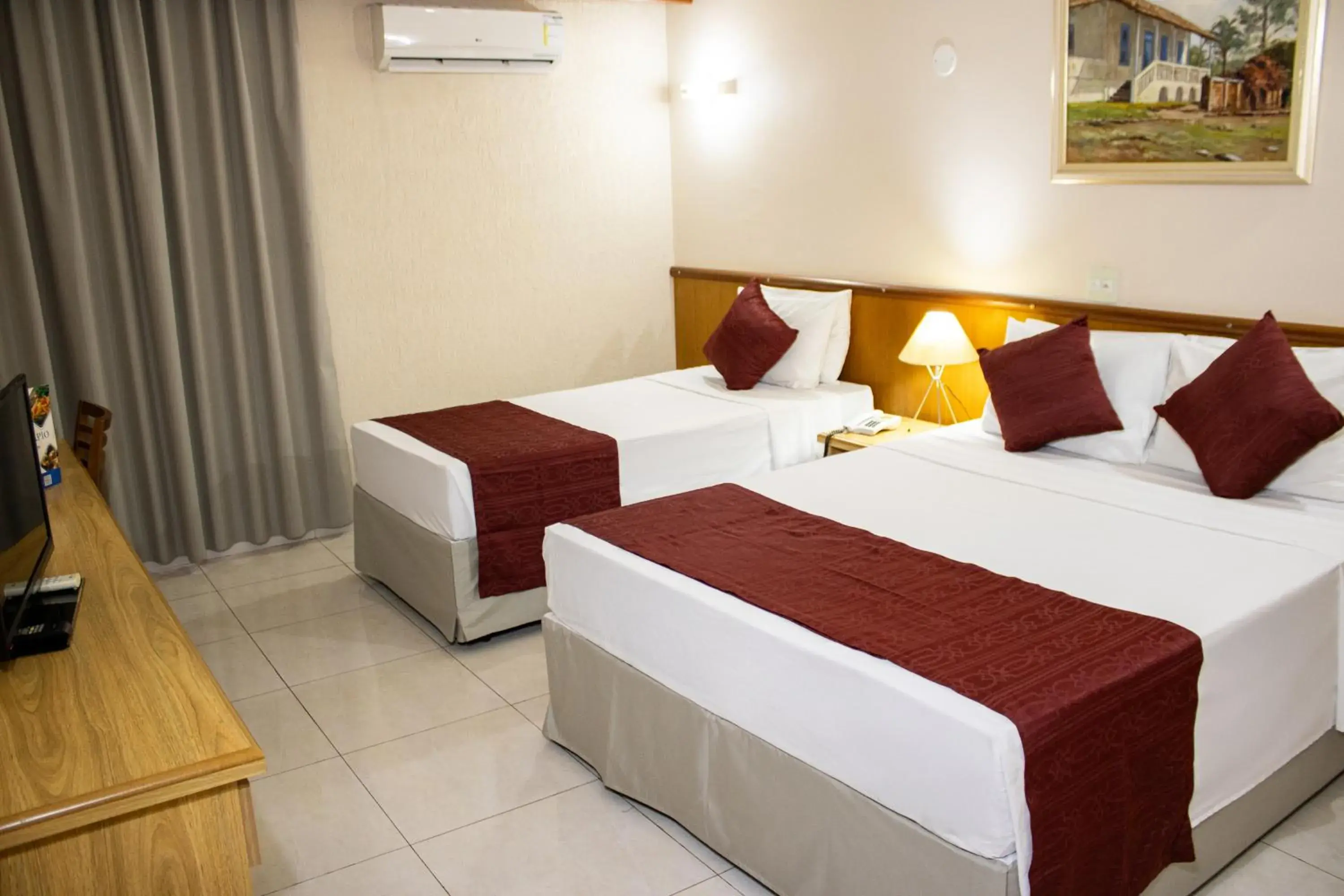 Bedroom, Bed in Hotel Dan Inn Araraquara by Nacional Inn Bedroom, Bed in Hotel Dan Inn Araraquara by Nacional Inn