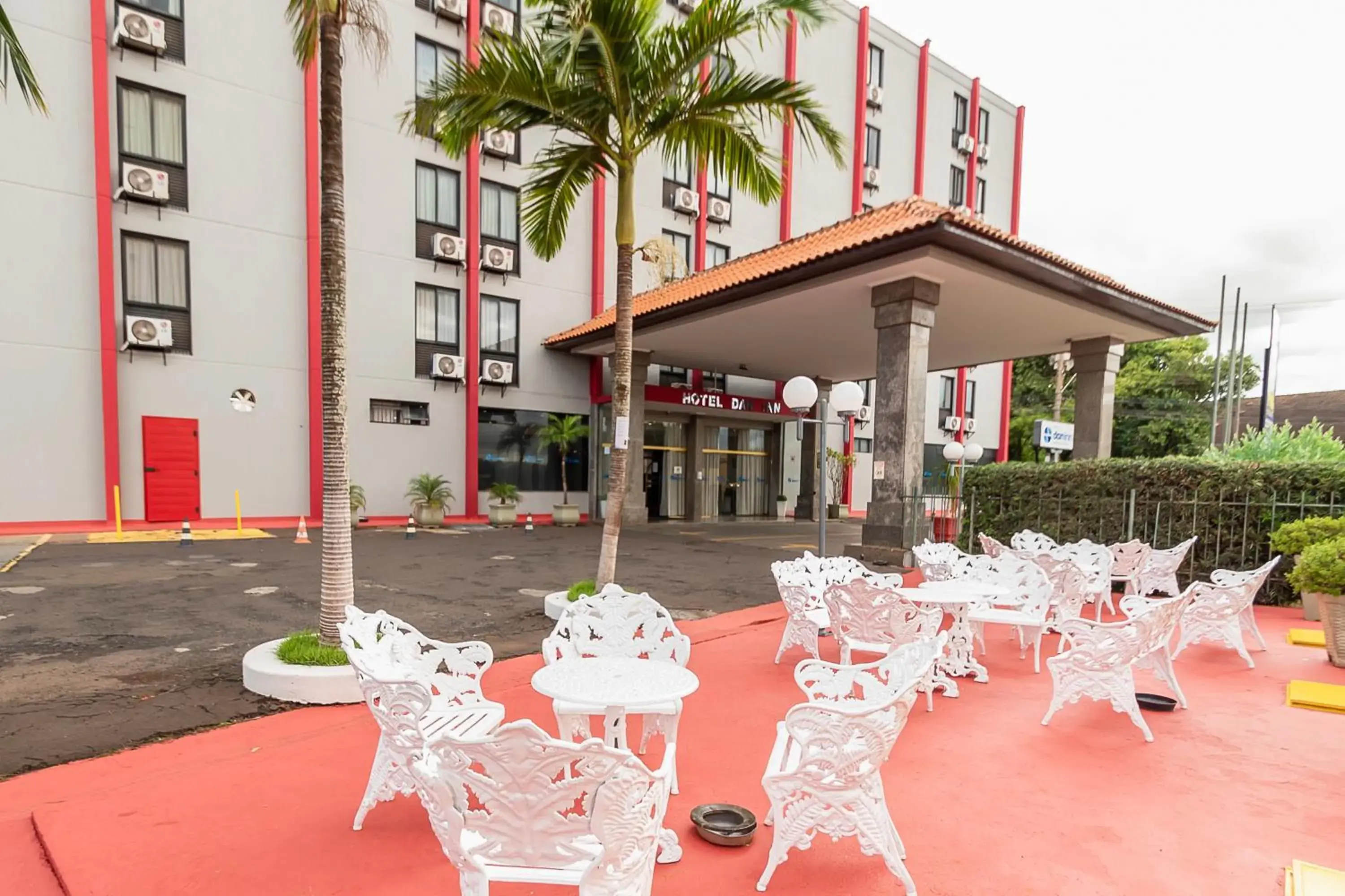 Property building in Hotel Dan Inn Araraquara by Nacional Inn Property building in Hotel Dan Inn Araraquara by Nacional Inn