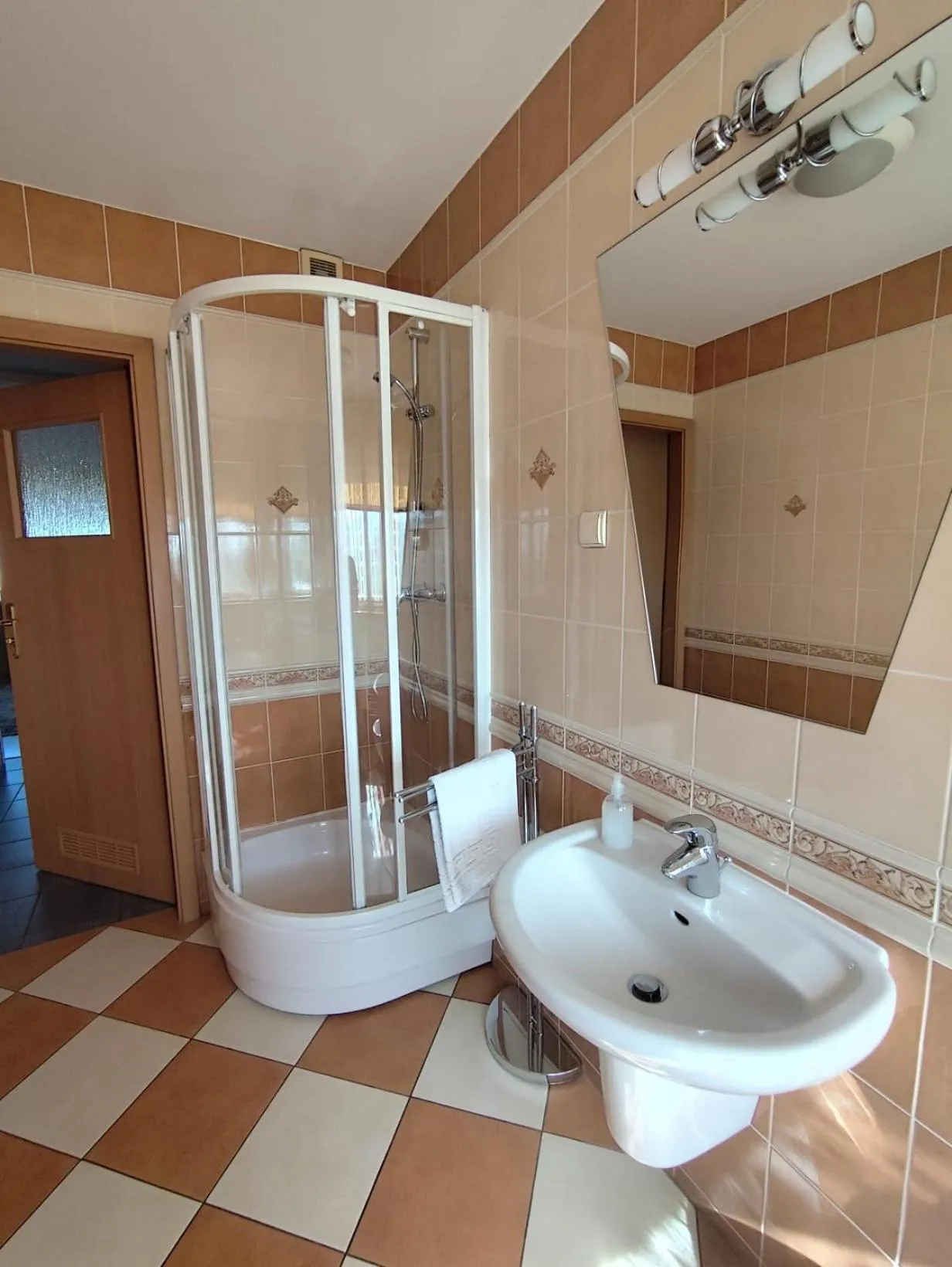 Shower in Gosciniec Tombor