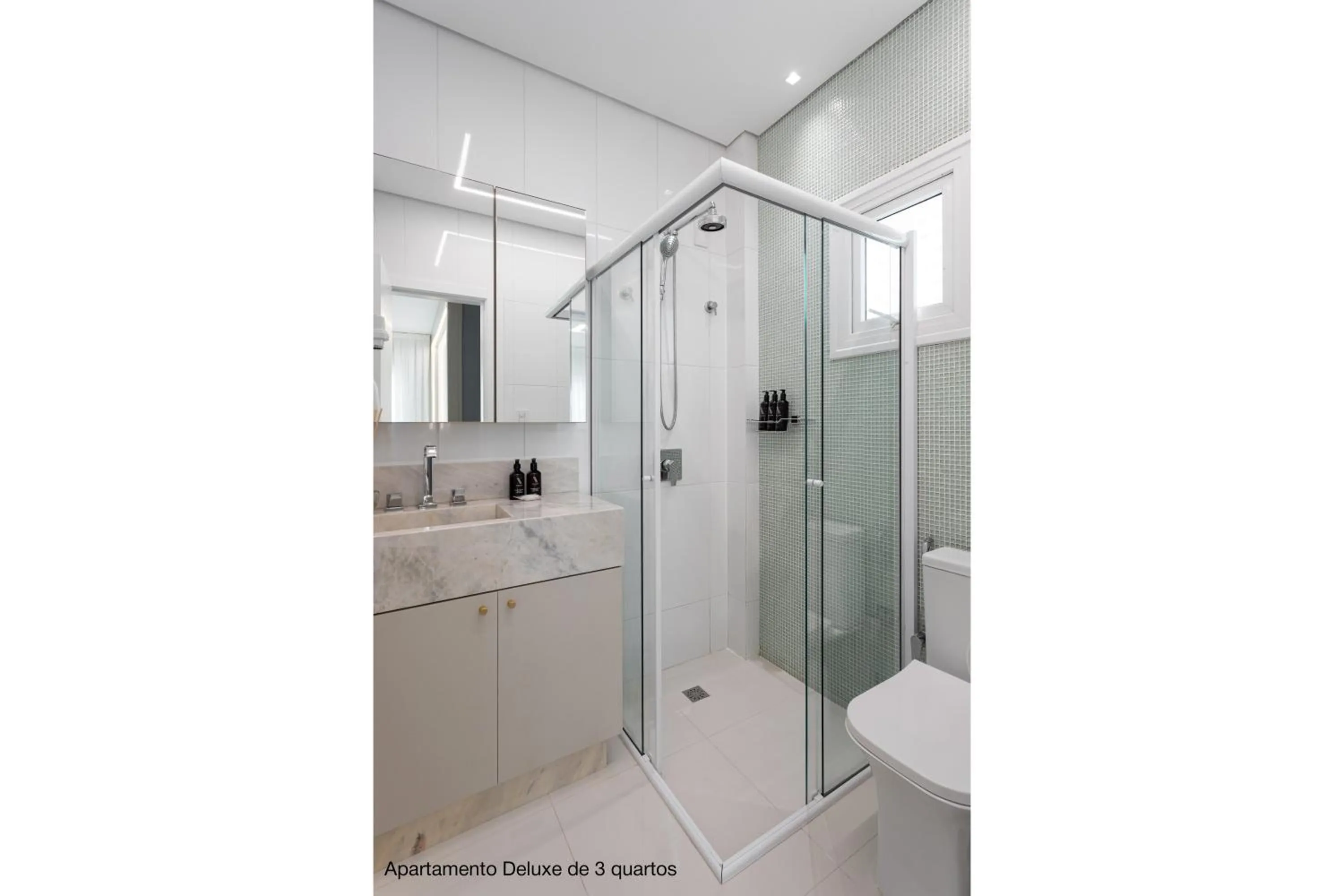 Bathroom in Santa Inn Hotel