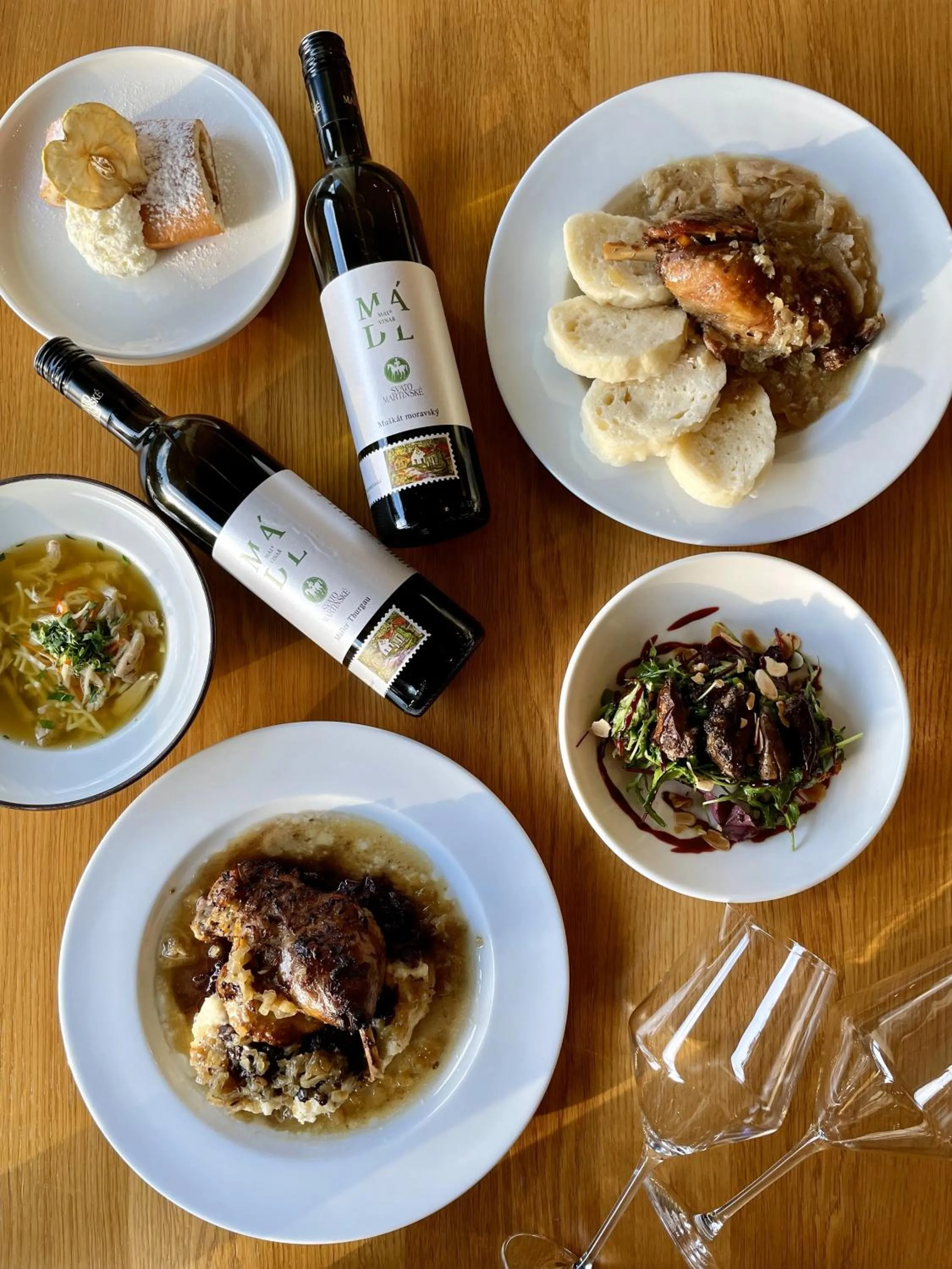 Restaurant/places to eat in Hotel Bartoš