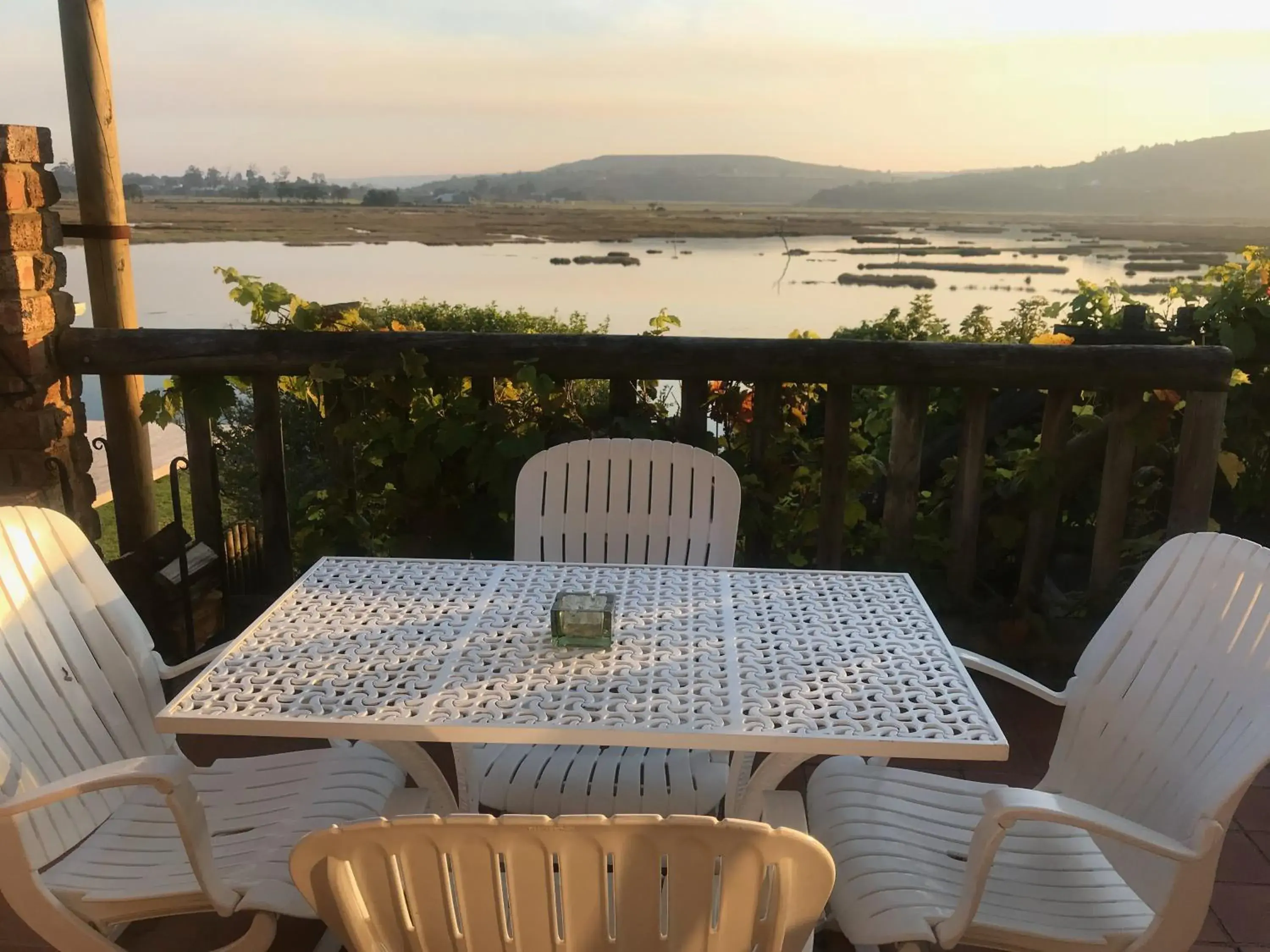 Apartment with Terrace in Moonriver Self Catering Apartment with Terrace in Moonriver Self Catering