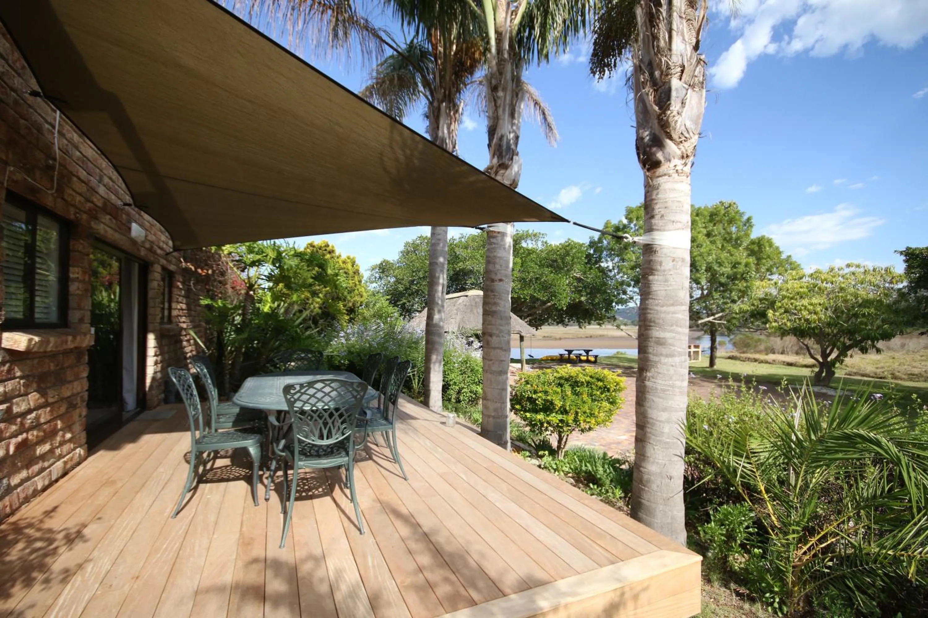 Apartment with Lake View in Moonriver Self Catering