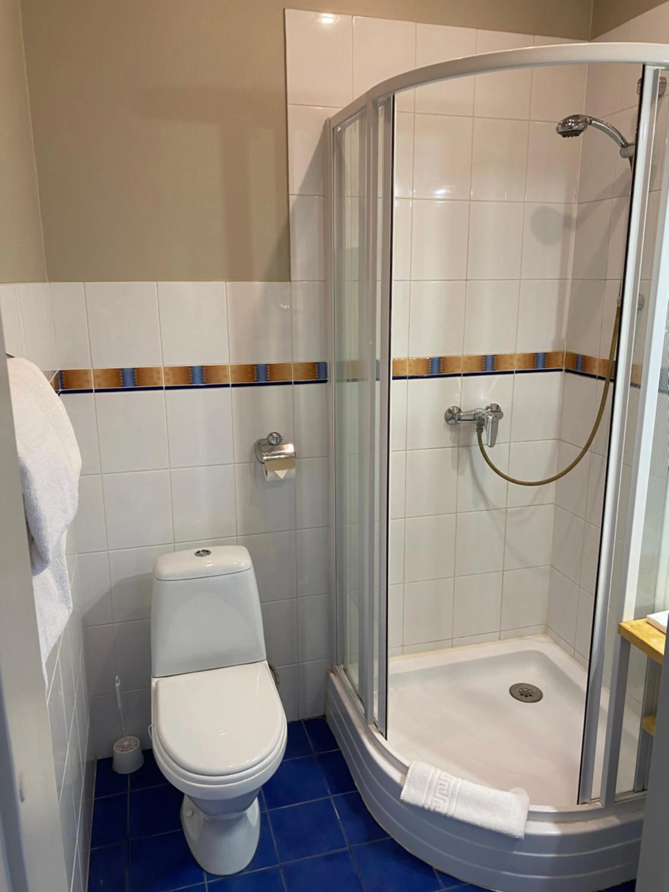 Shower in Hotel Kert FREE PARKING
