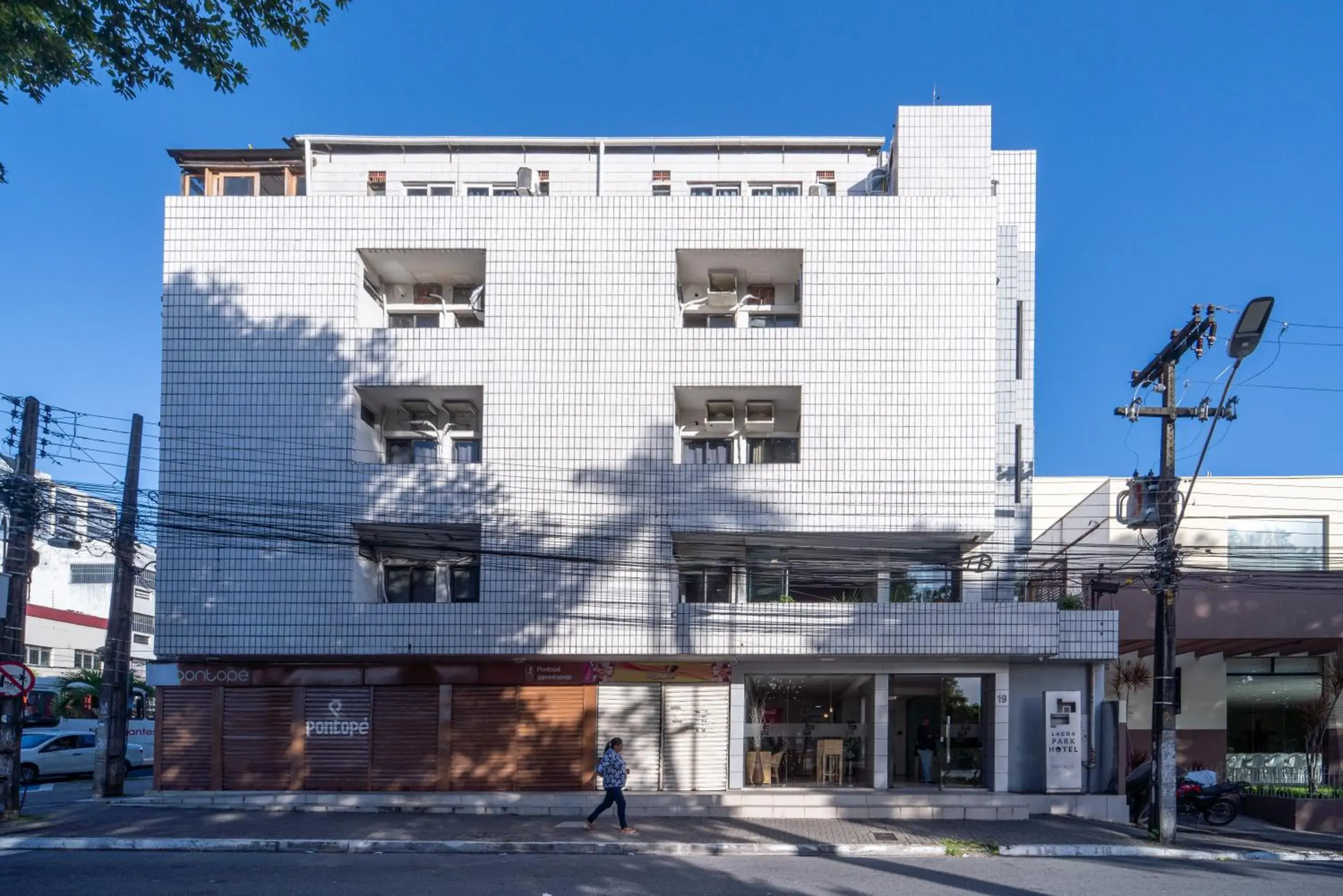 Property building in Lagoa Park Hotel Property building in Lagoa Park Hotel