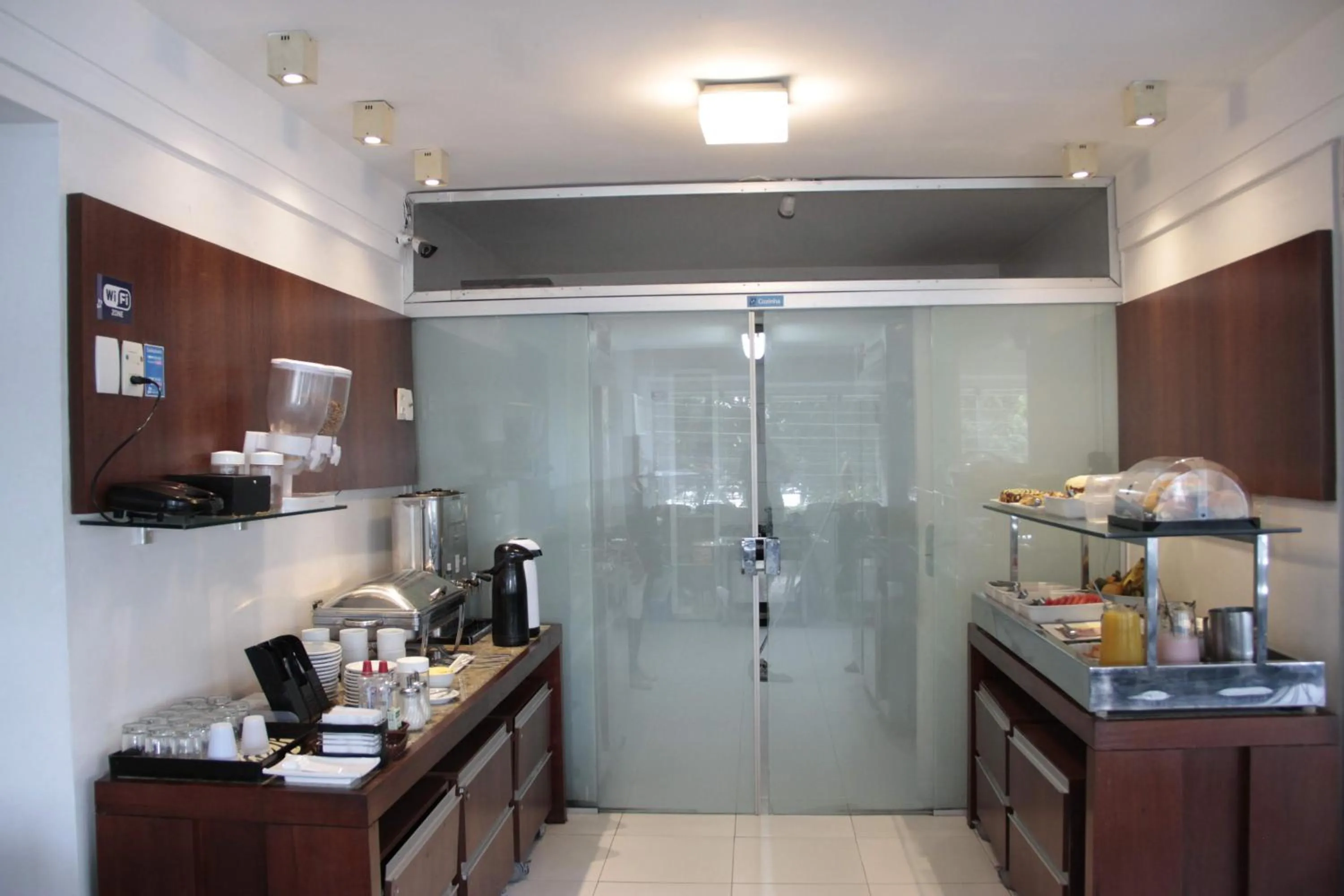 Breakfast in Lagoa Park Hotel