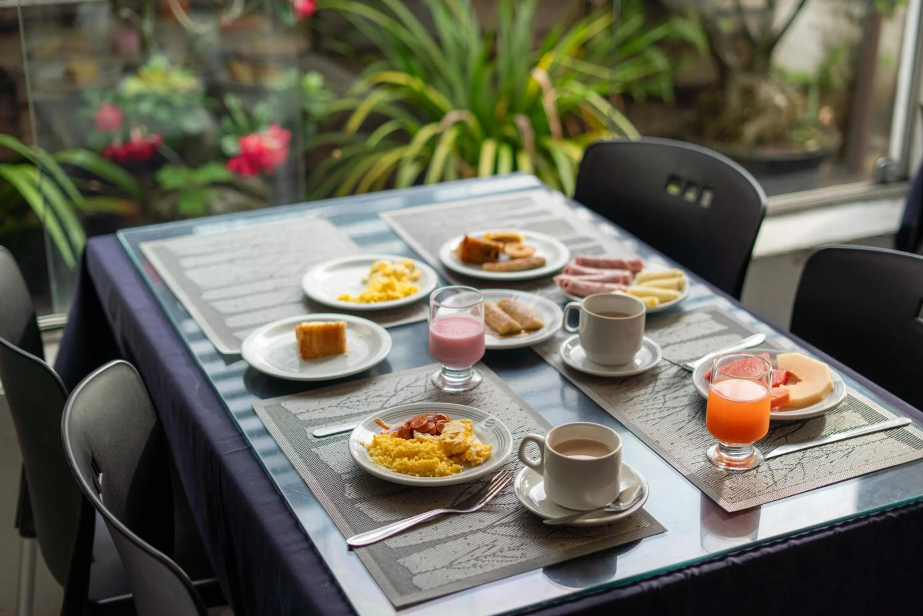 Breakfast in Lagoa Park Hotel