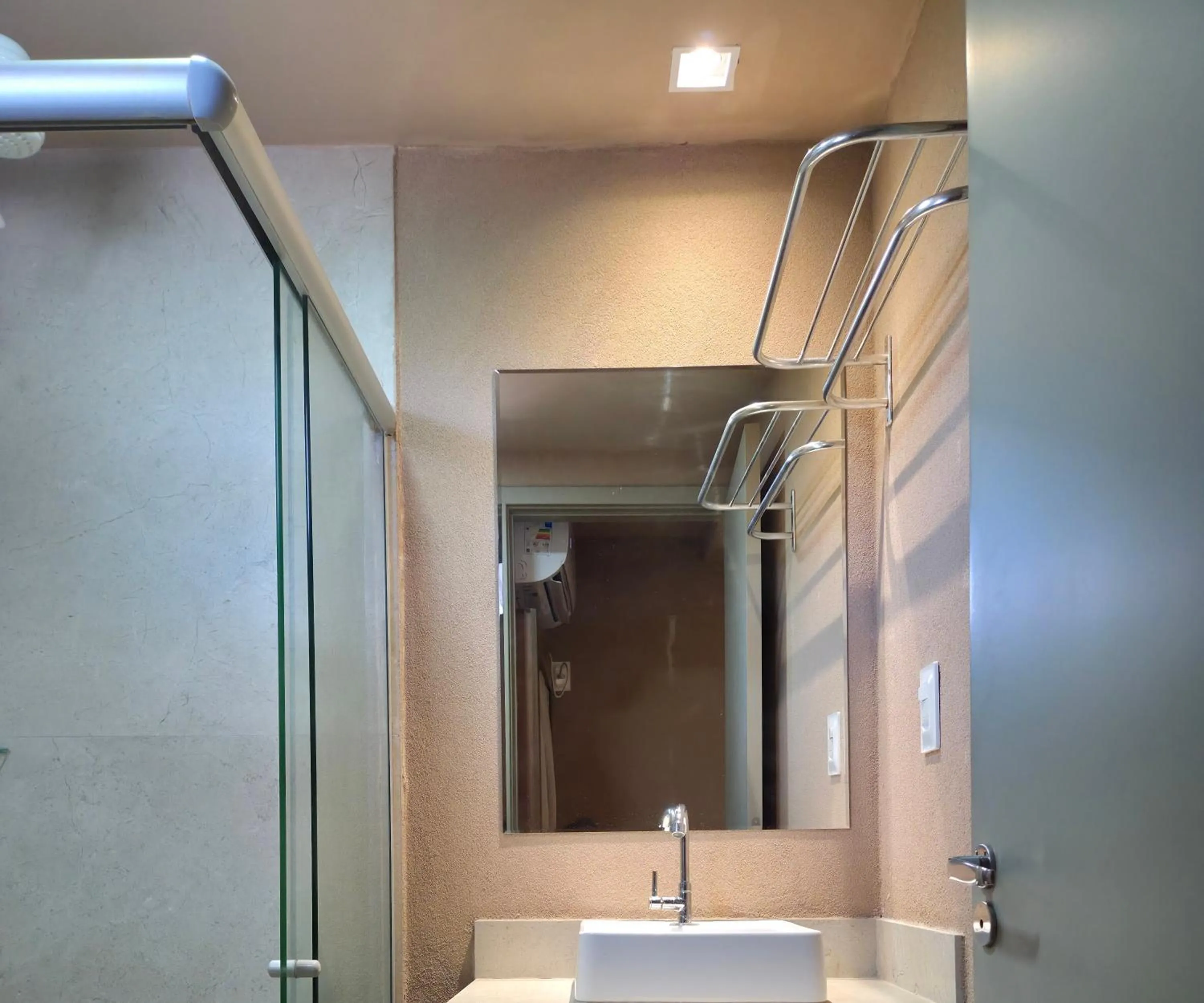 Bathroom in Lagoa Park Hotel