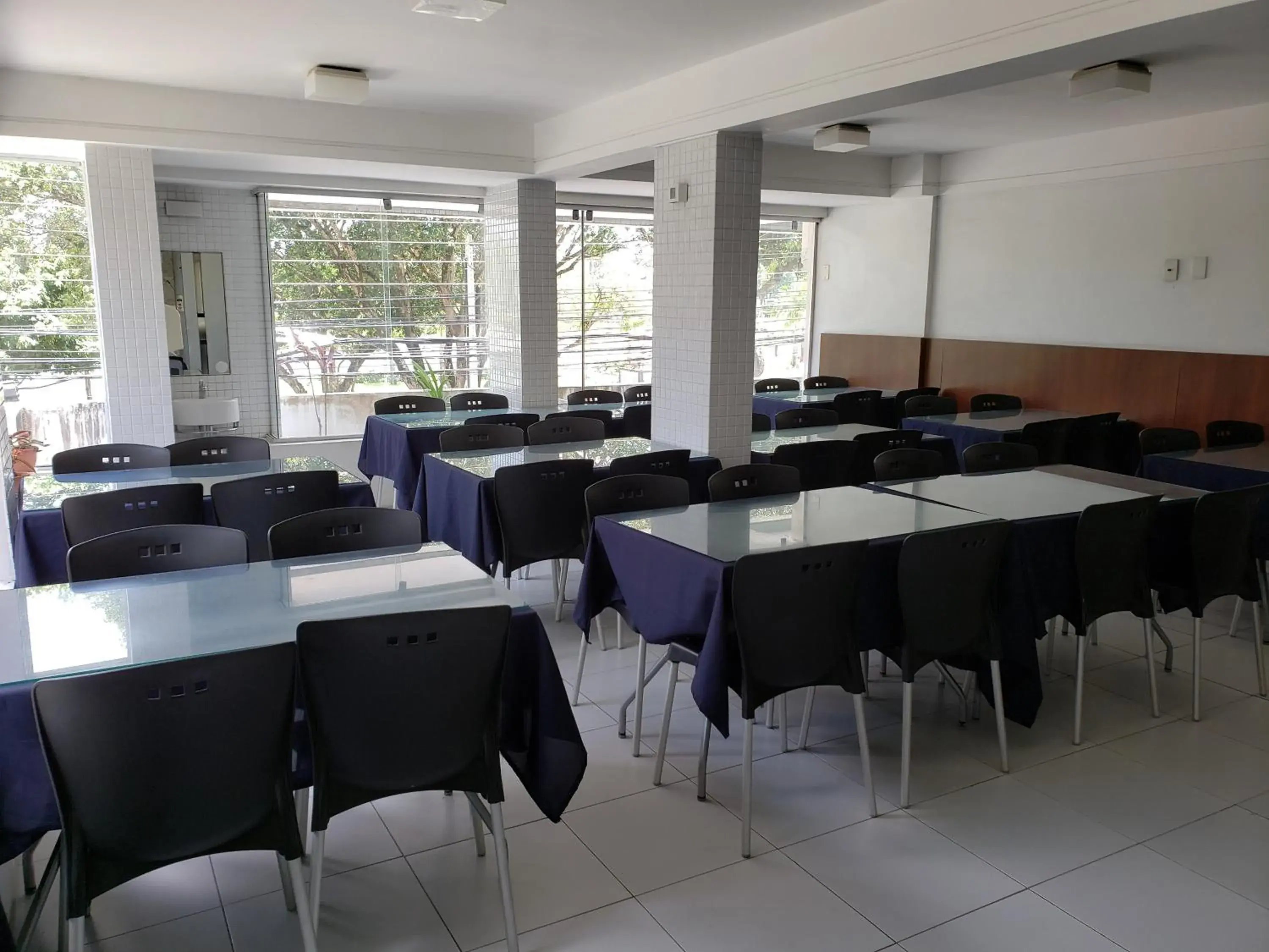 Restaurant/places to eat in Lagoa Park Hotel Restaurant/places to eat in Lagoa Park Hotel