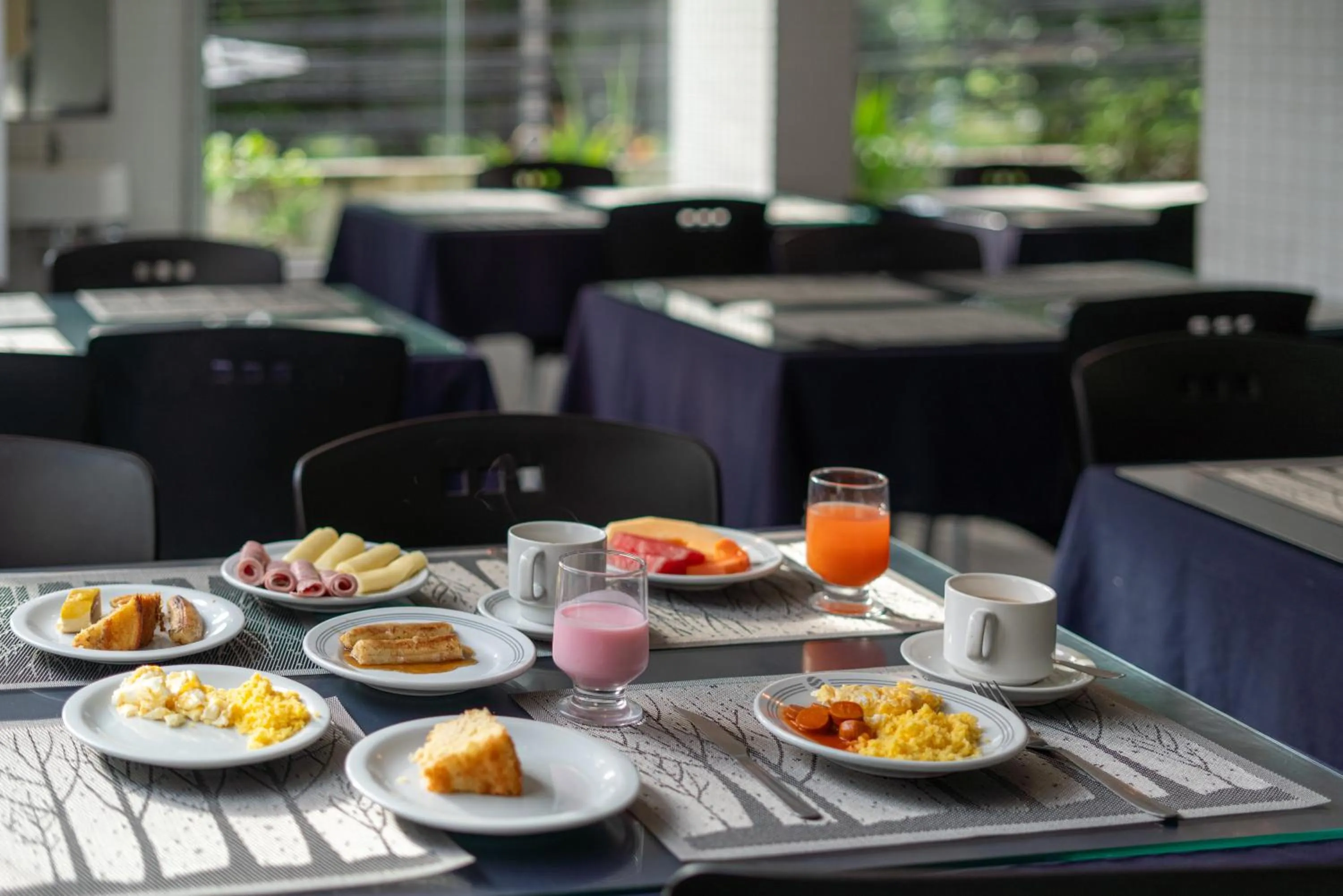 Breakfast in Lagoa Park Hotel