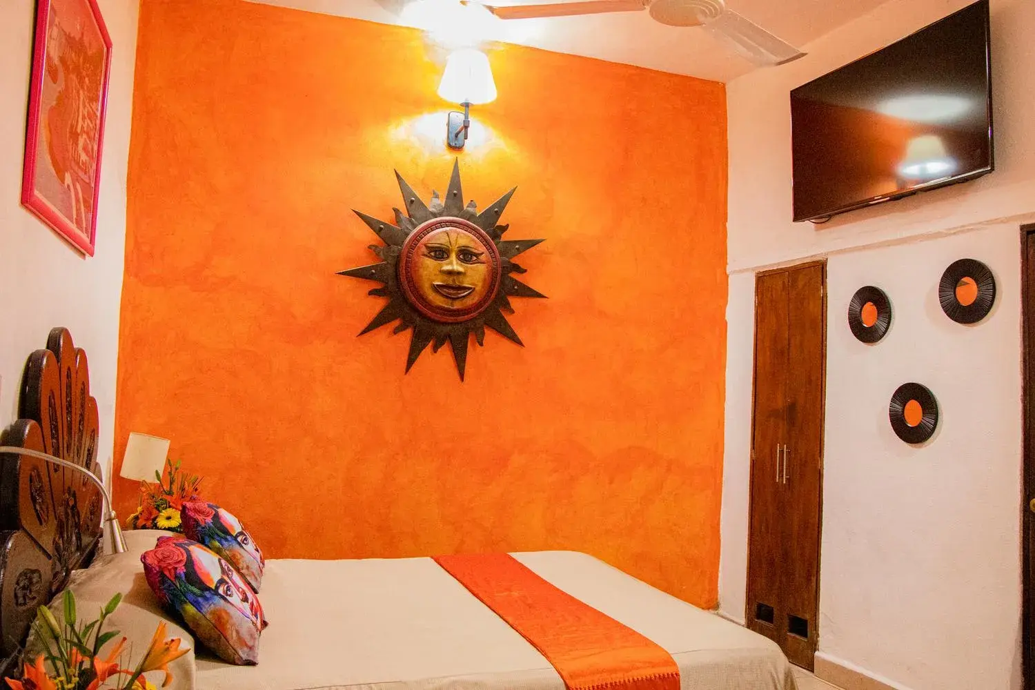 Economy Room - No Window in Hotel Posada De Roger - Near Los Muertos Beach Economy Room - No Window in Hotel Posada De Roger - Near Los Muertos Beach