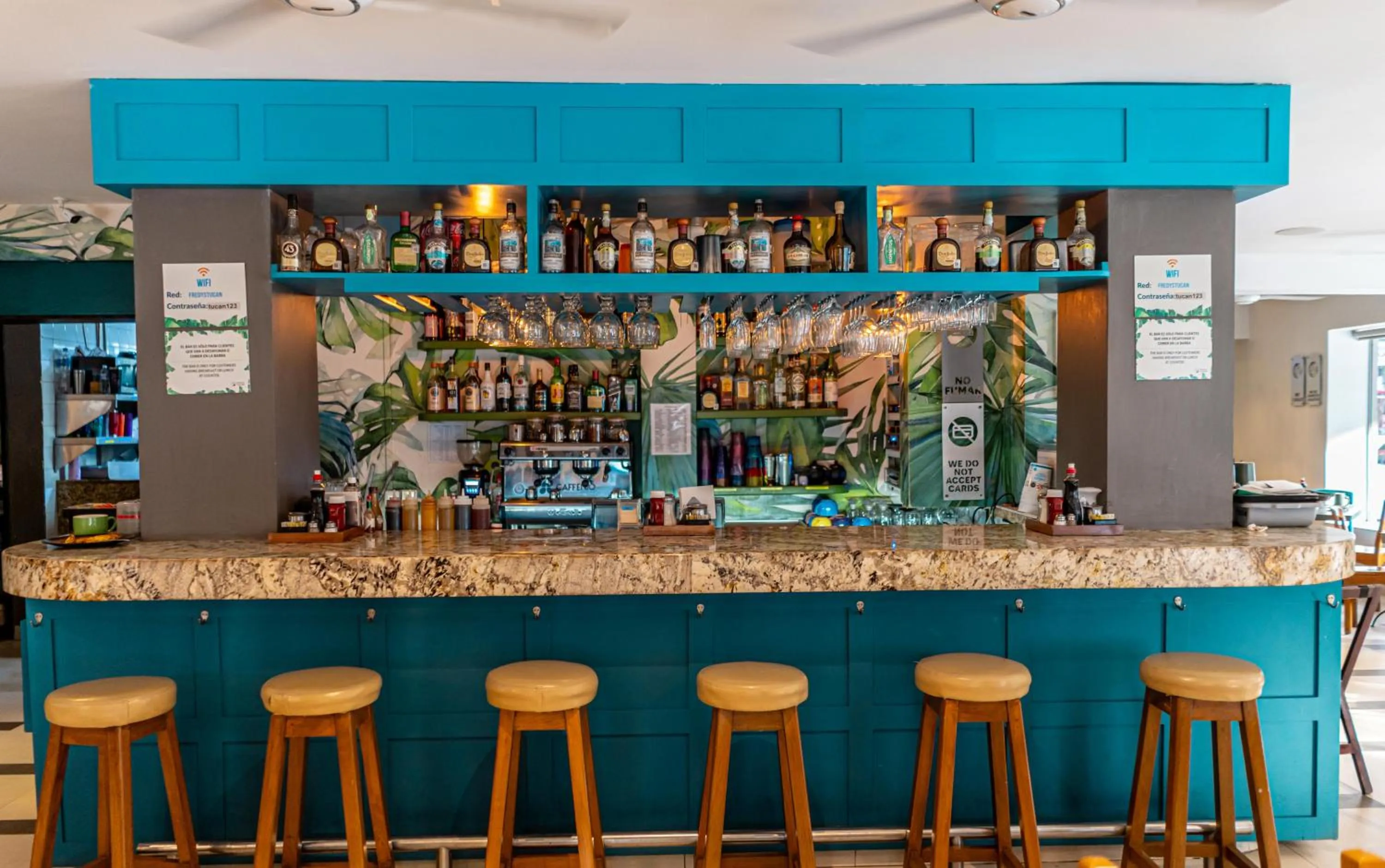 Restaurant/places to eat in Hotel Posada De Roger - Near Los Muertos Beach