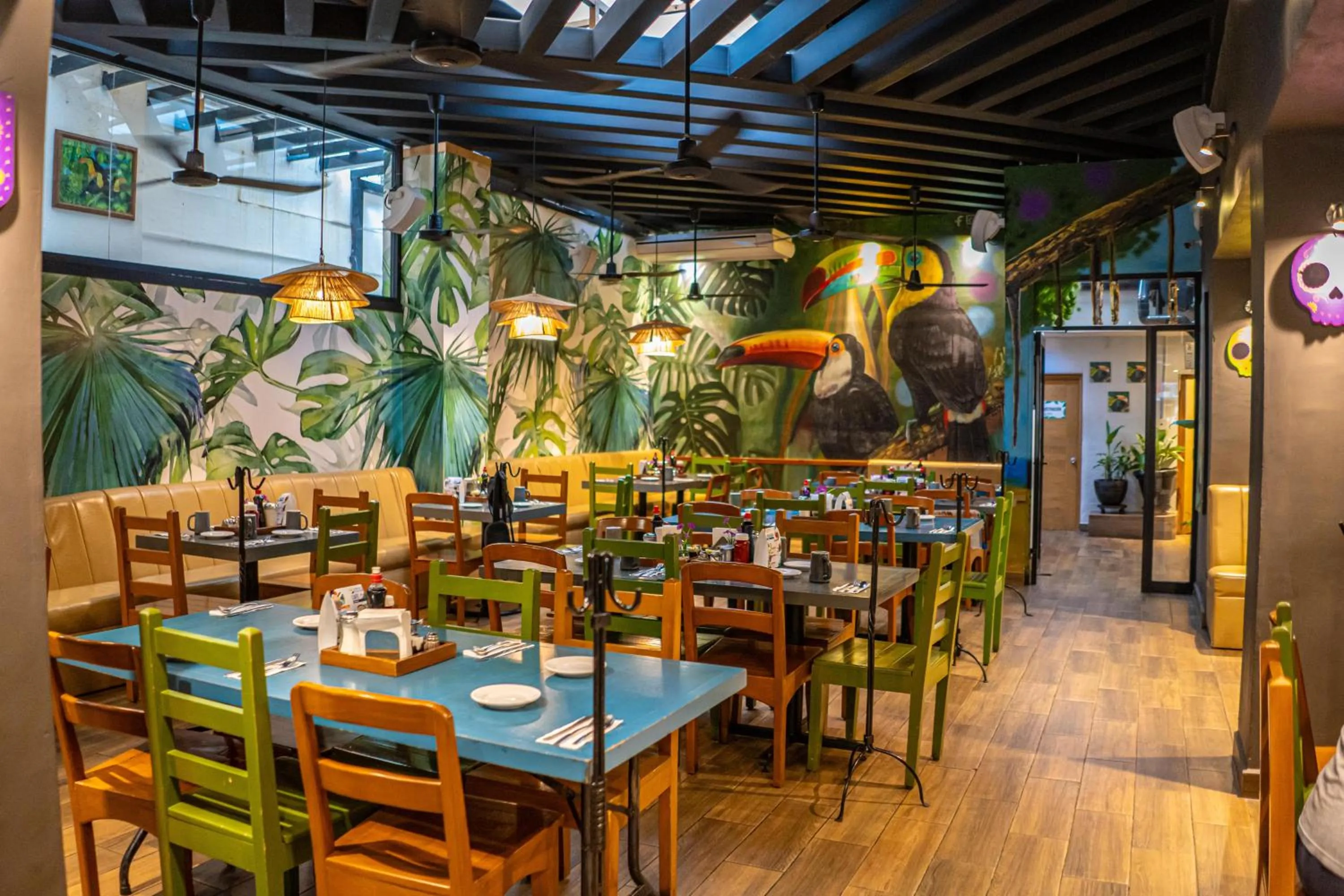 Restaurant/places to eat in Hotel Posada De Roger - Near Los Muertos Beach