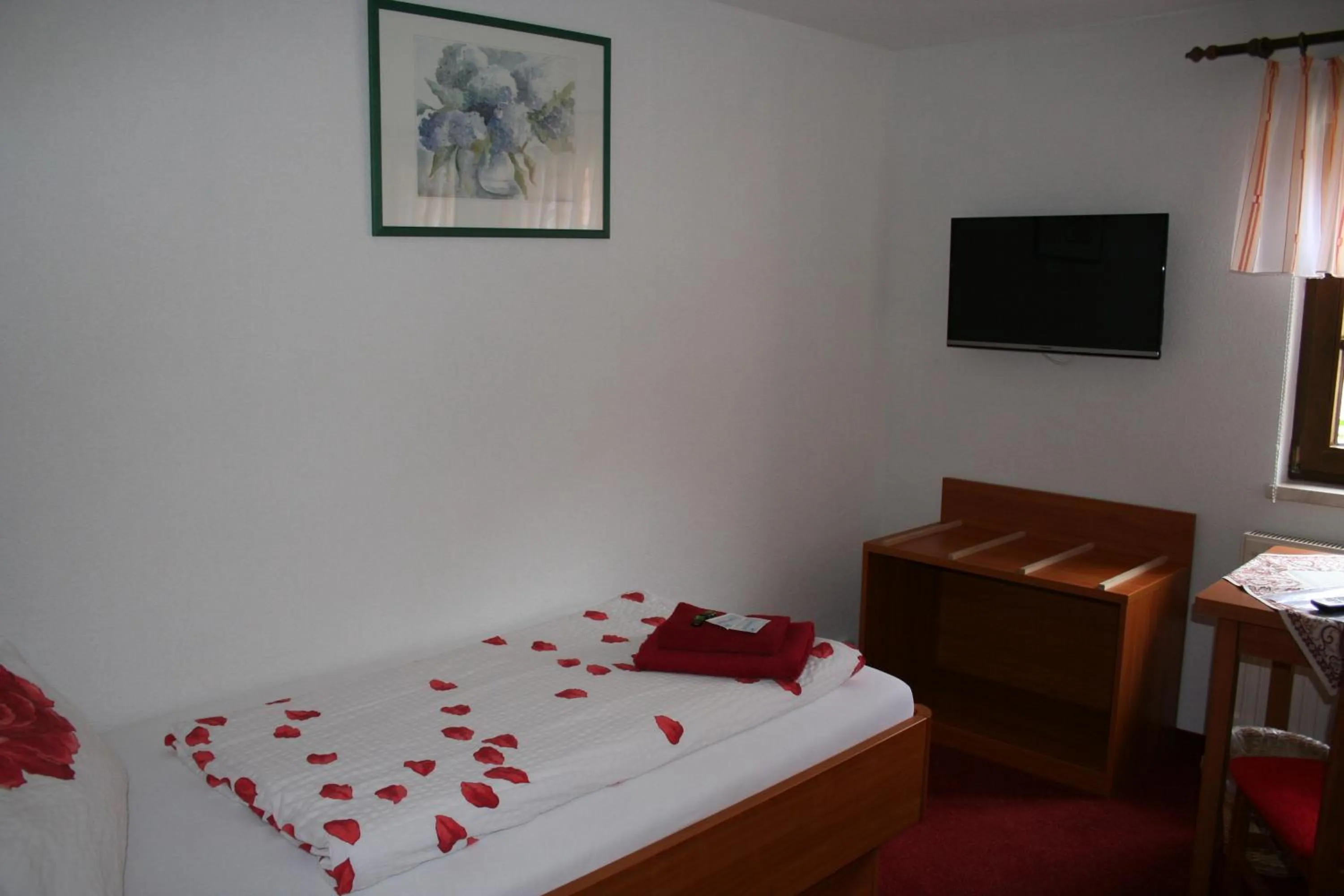 Photo of the whole room in Gasthaus & Hotel Zur Linde