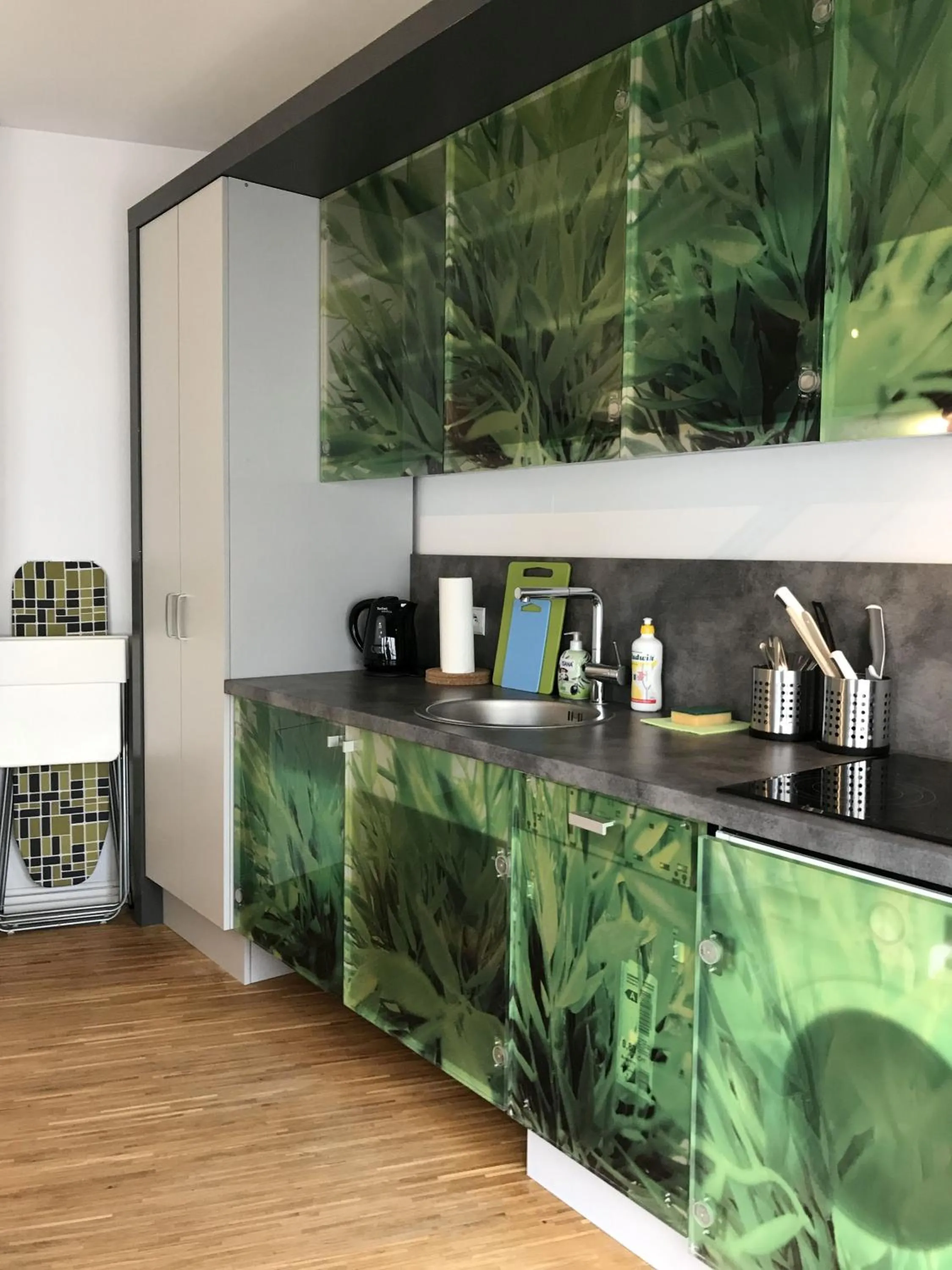 Kitchen or kitchenette in Szucha Apartments