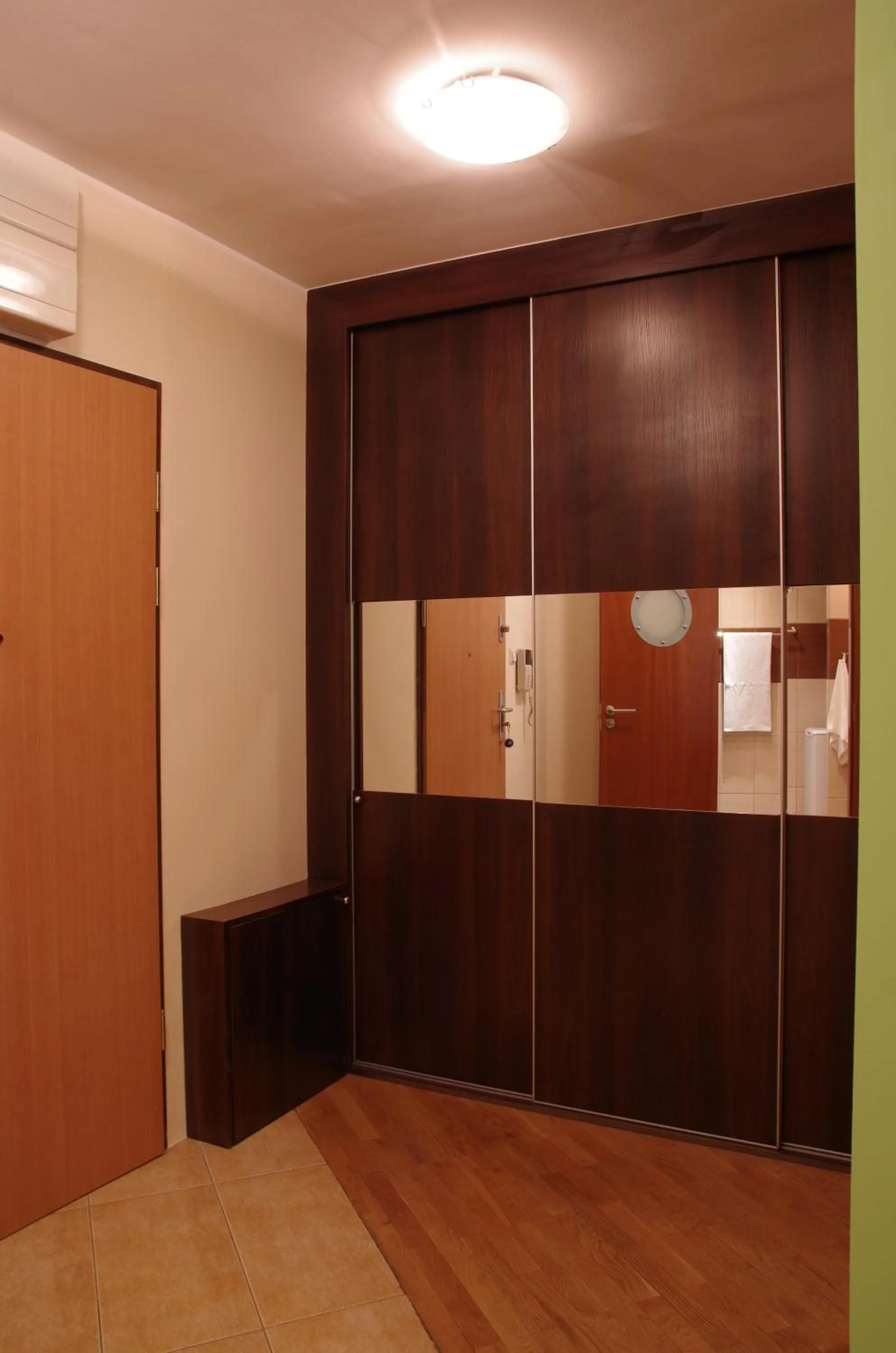 Area and facilities in Szucha Apartments