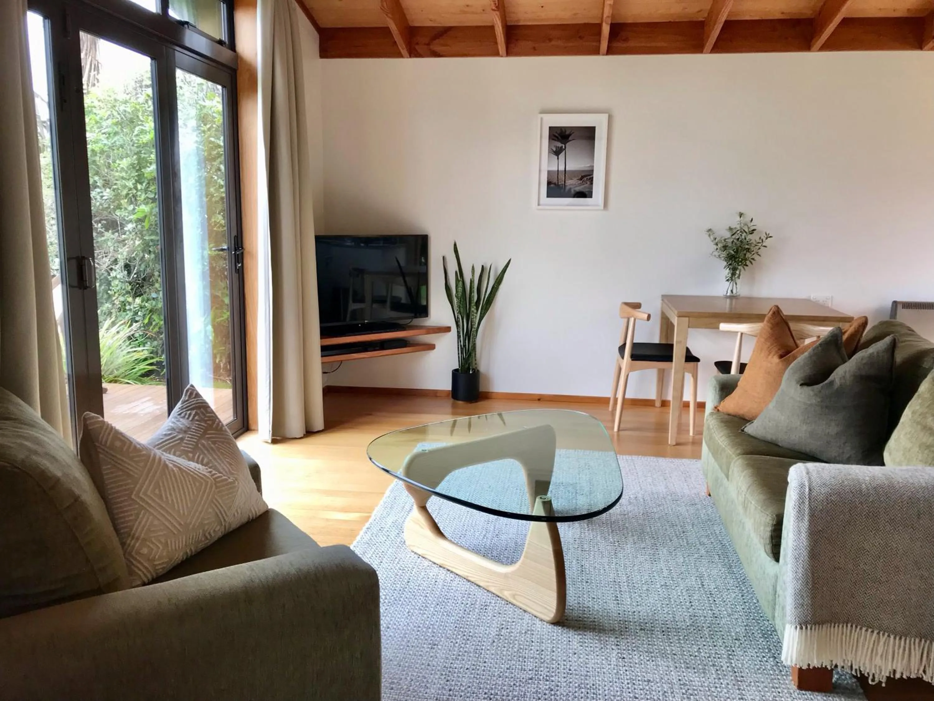 Adrift In Golden Bay- Absolute Beachfront Villas