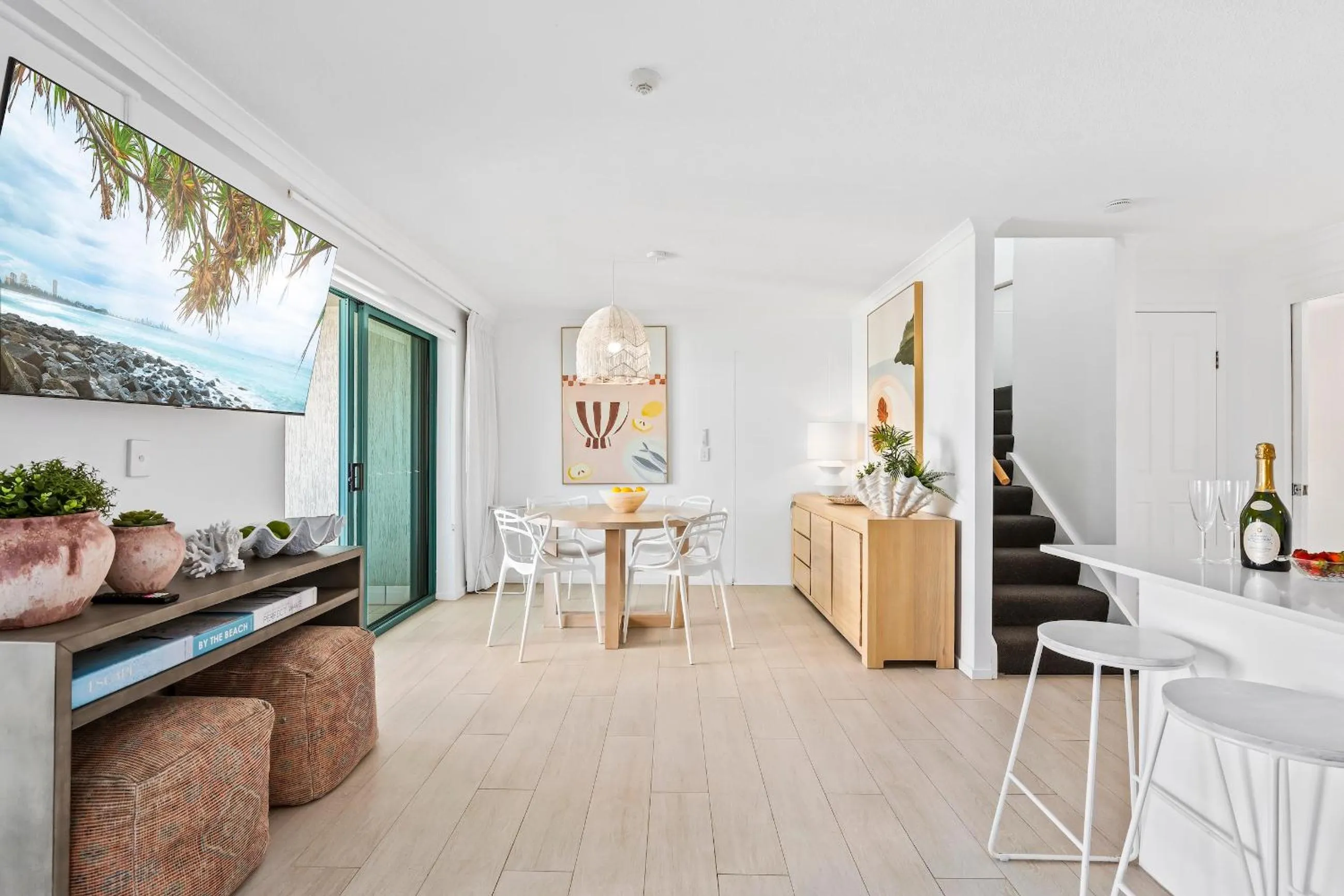 Kitchen or kitchenette in Emerald Sands Holiday Apartments