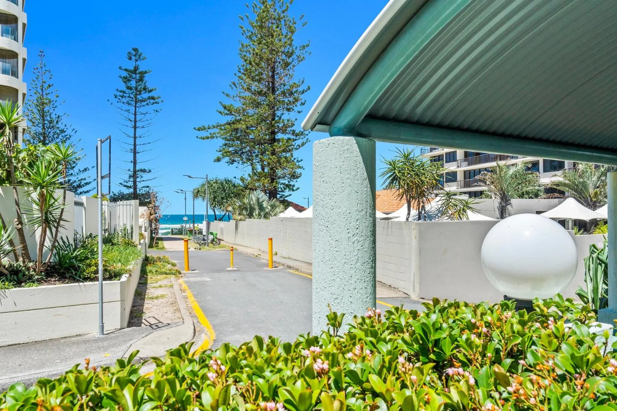 Facade/entrance in Emerald Sands Holiday Apartments