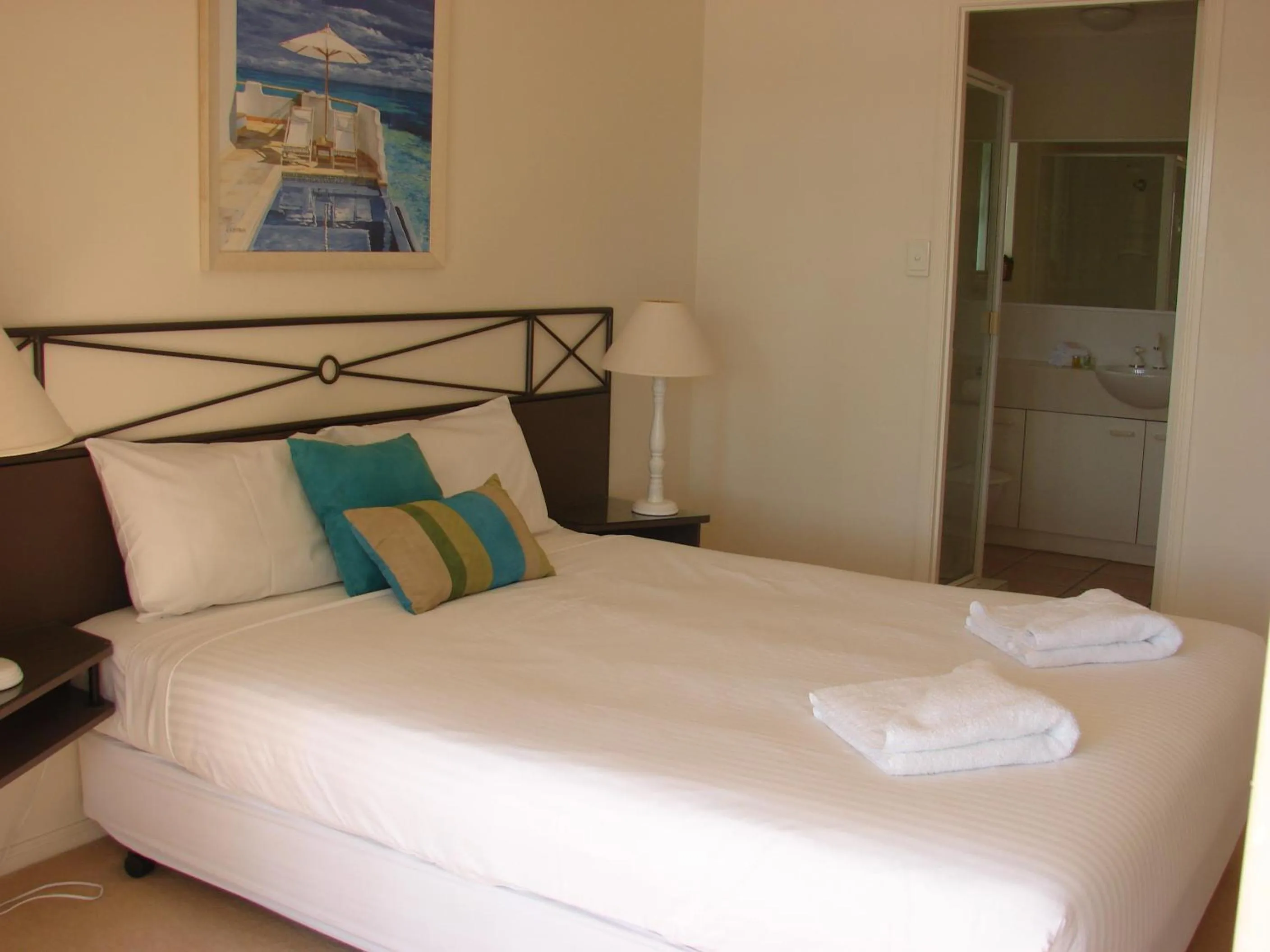 Bed in Portside Noosa Waters