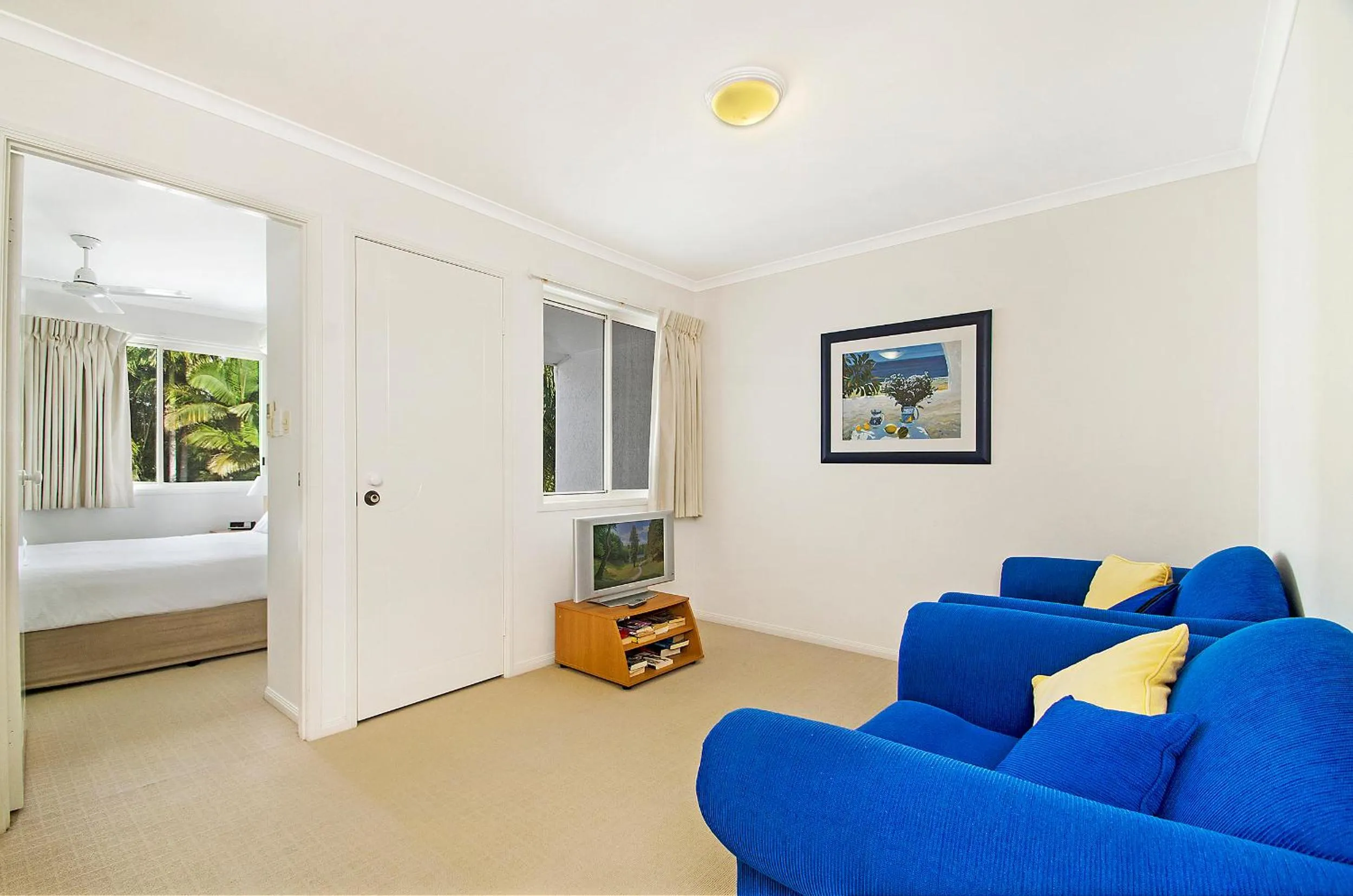 Living room, Bed in Portside Noosa Waters
