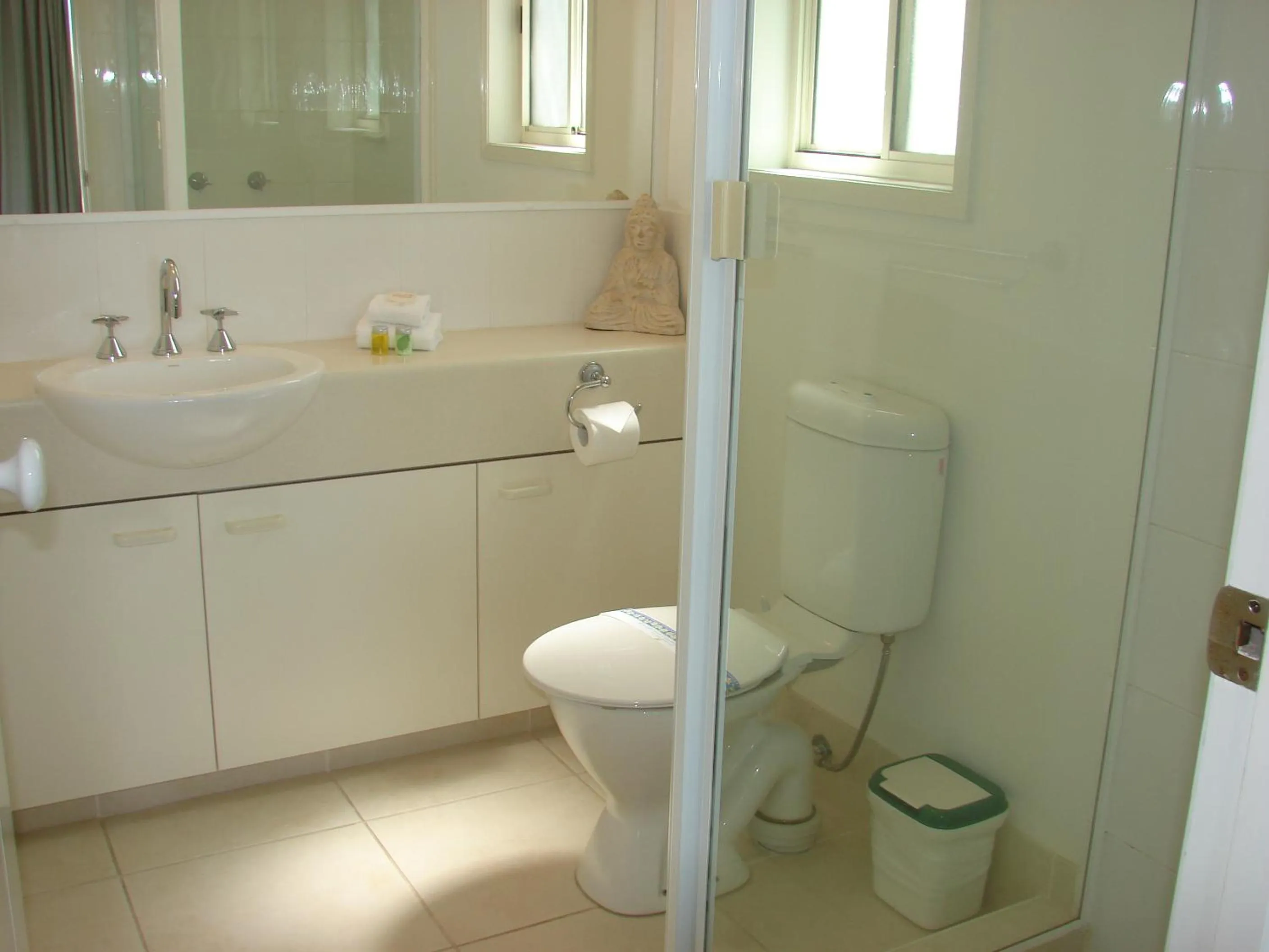 Toilet in Portside Noosa Waters