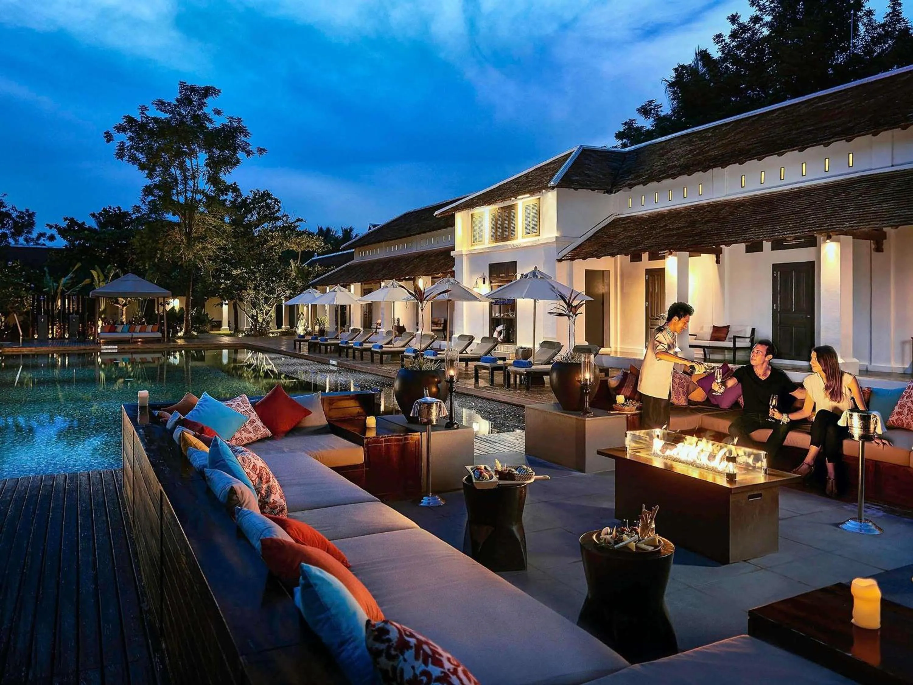 Lounge or bar in Sofitel Luang Prabang