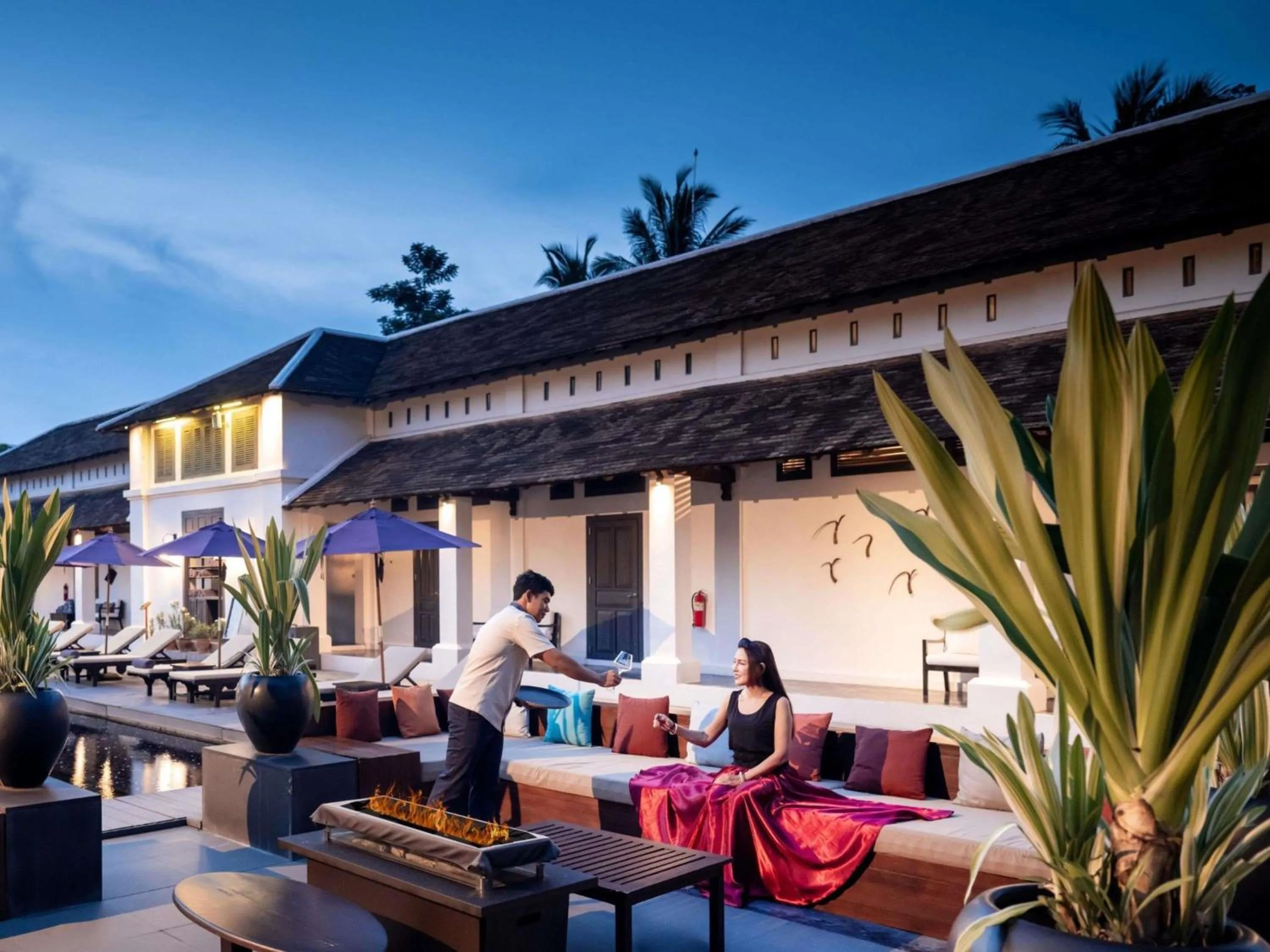 Lounge or bar in Sofitel Luang Prabang