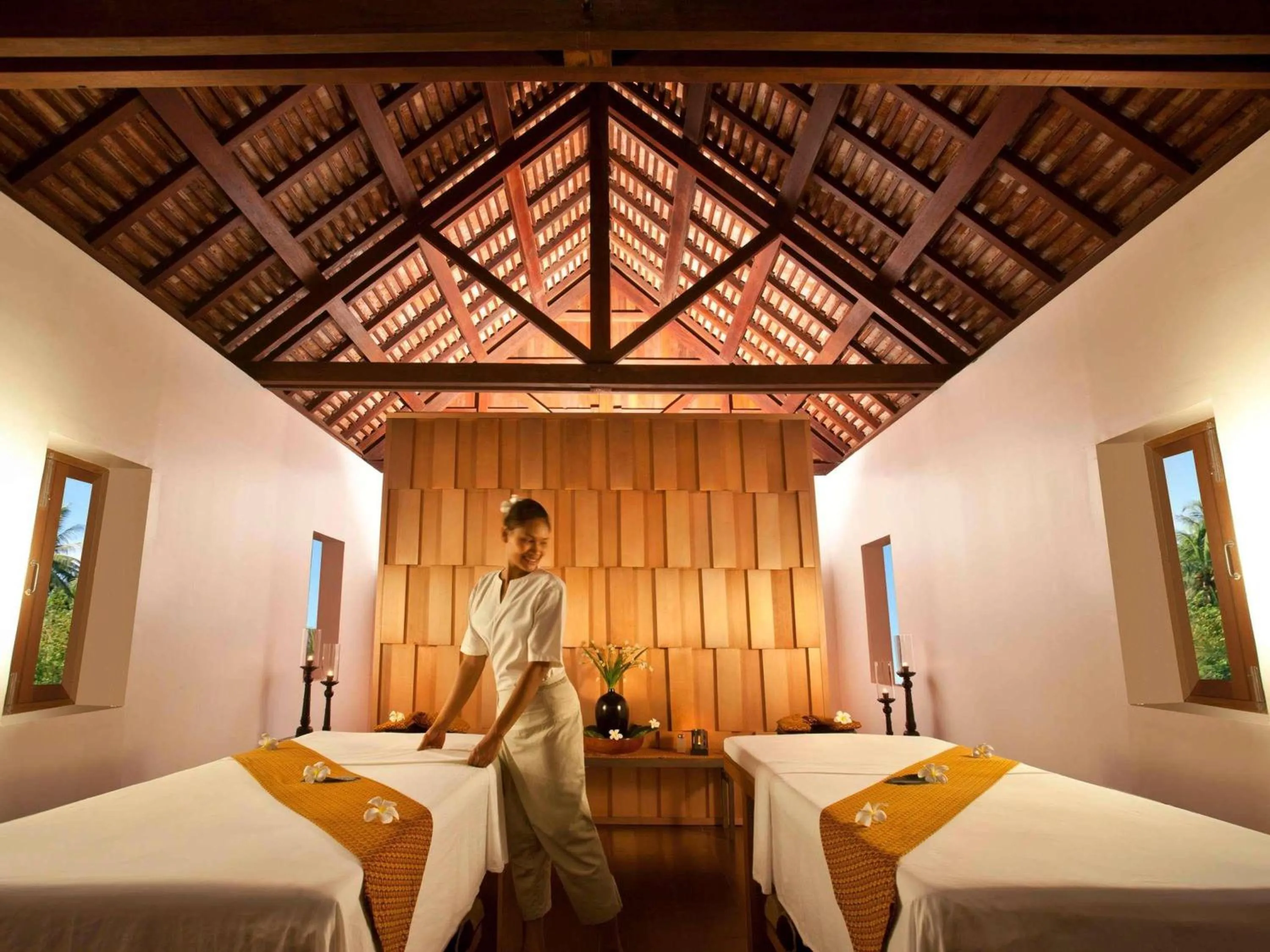 Spa and wellness centre/facilities, Bed in Sofitel Luang Prabang