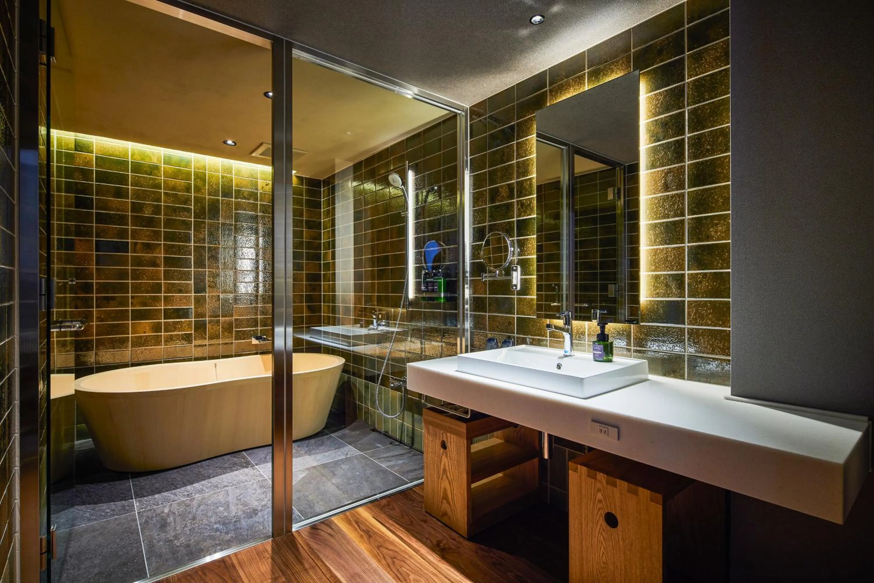 Shower in 厳島いろは