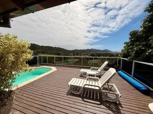 Casa de temporada com piscina